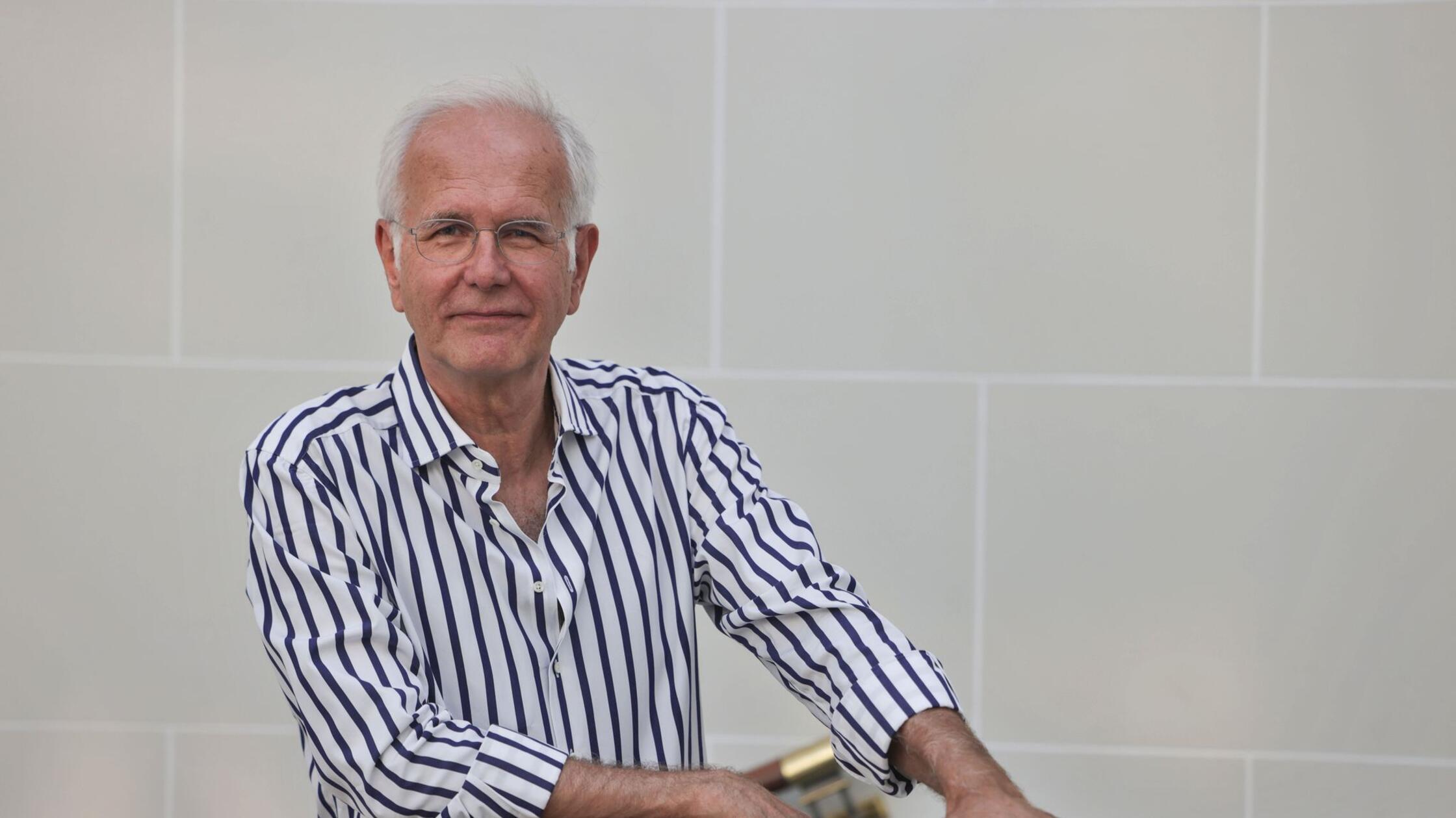 Harald Schmidt malt sich aus, was Scholz denkt