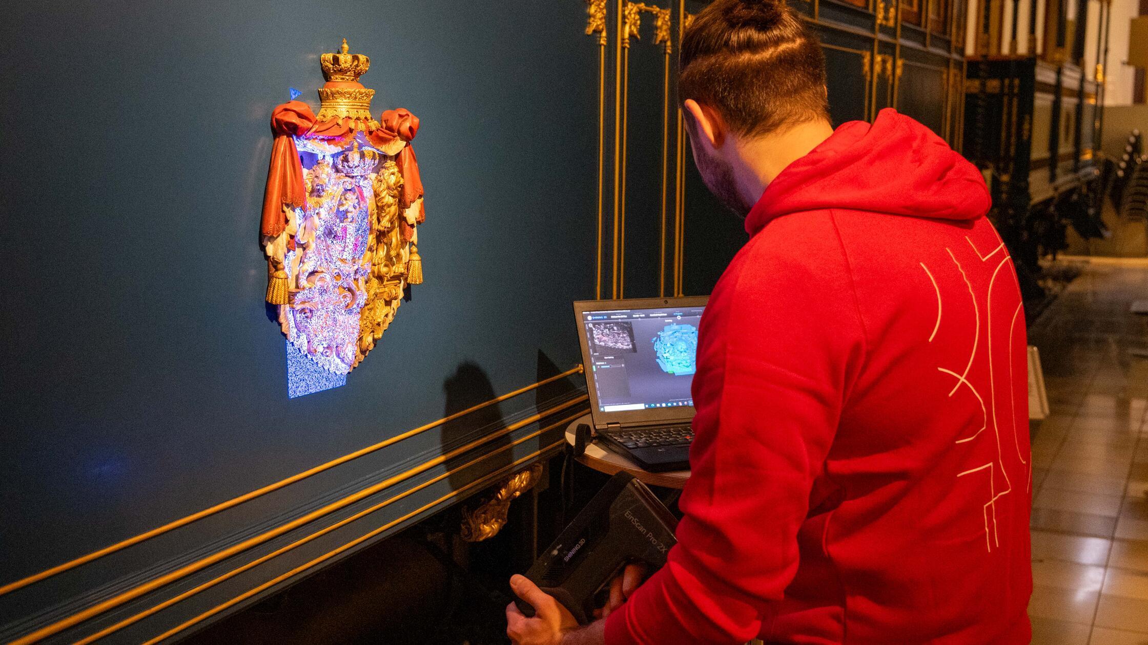 25-07-31_Ohm_Königswappen-1