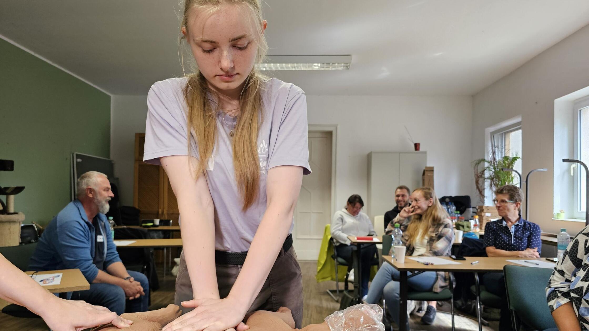 Herz-Druck-Massage beim Hund will gelernt sein