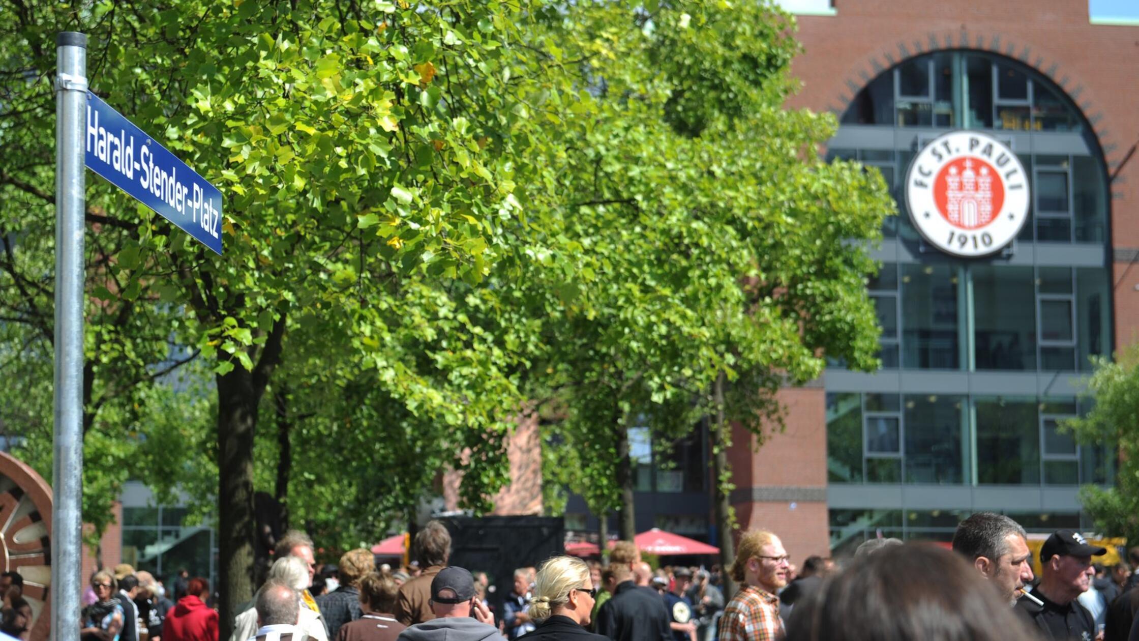 Streit zwischen Fans: Dortmunder kommt nach Sturz ums Leben