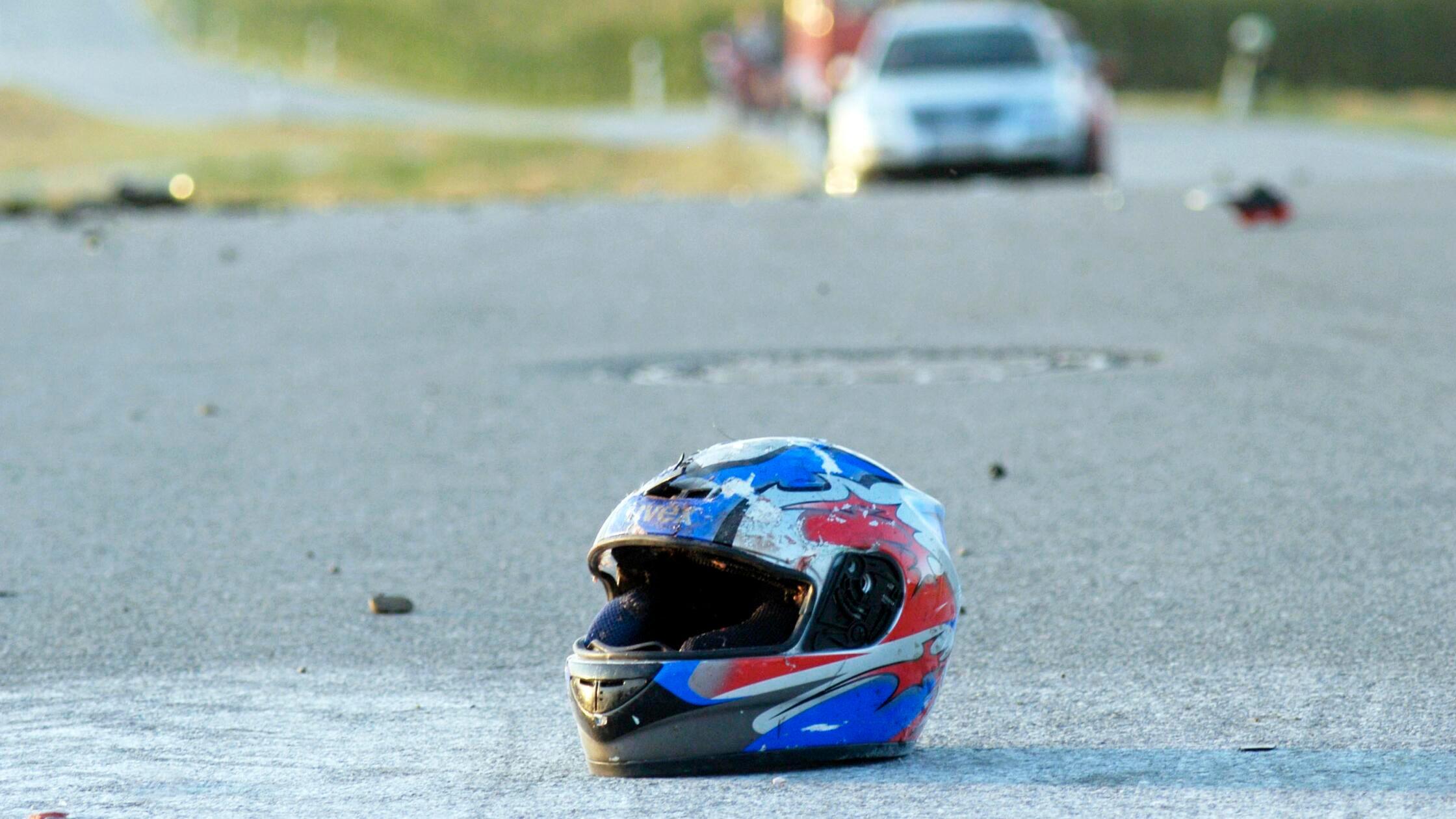 16-Jähriger nach Unfall in Mittelfranken schwer verletzt: Motorradfahrer kollidiert mit Auto