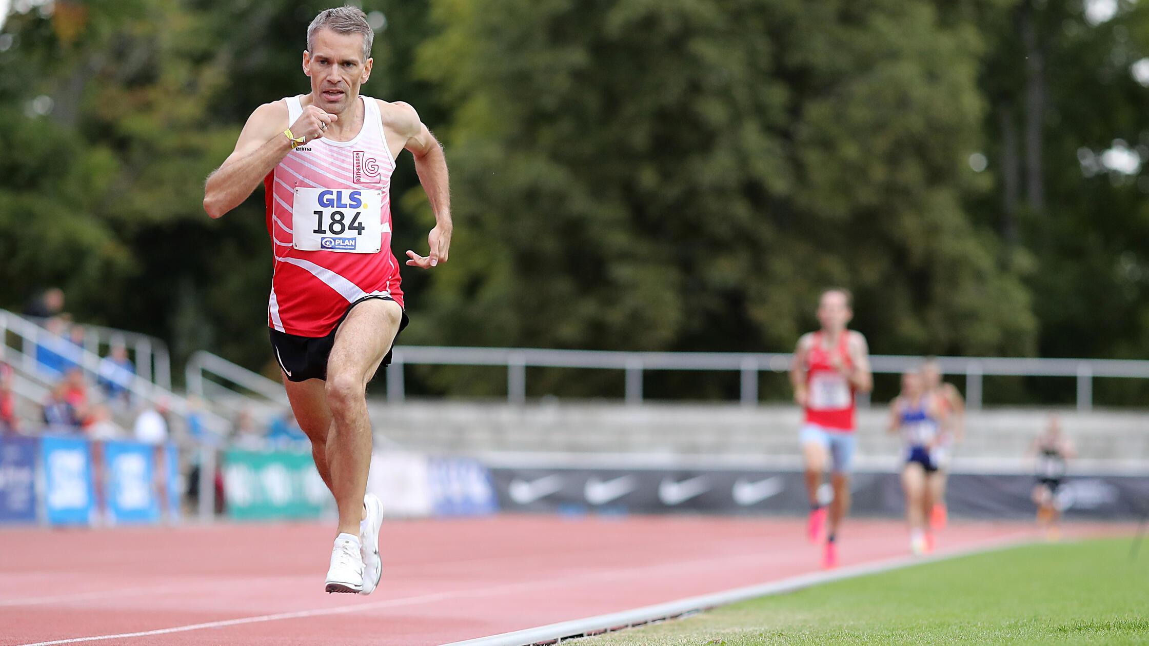 Röthenbacher Leichtathlet glänzt bei Deutschen Titelkämpfen