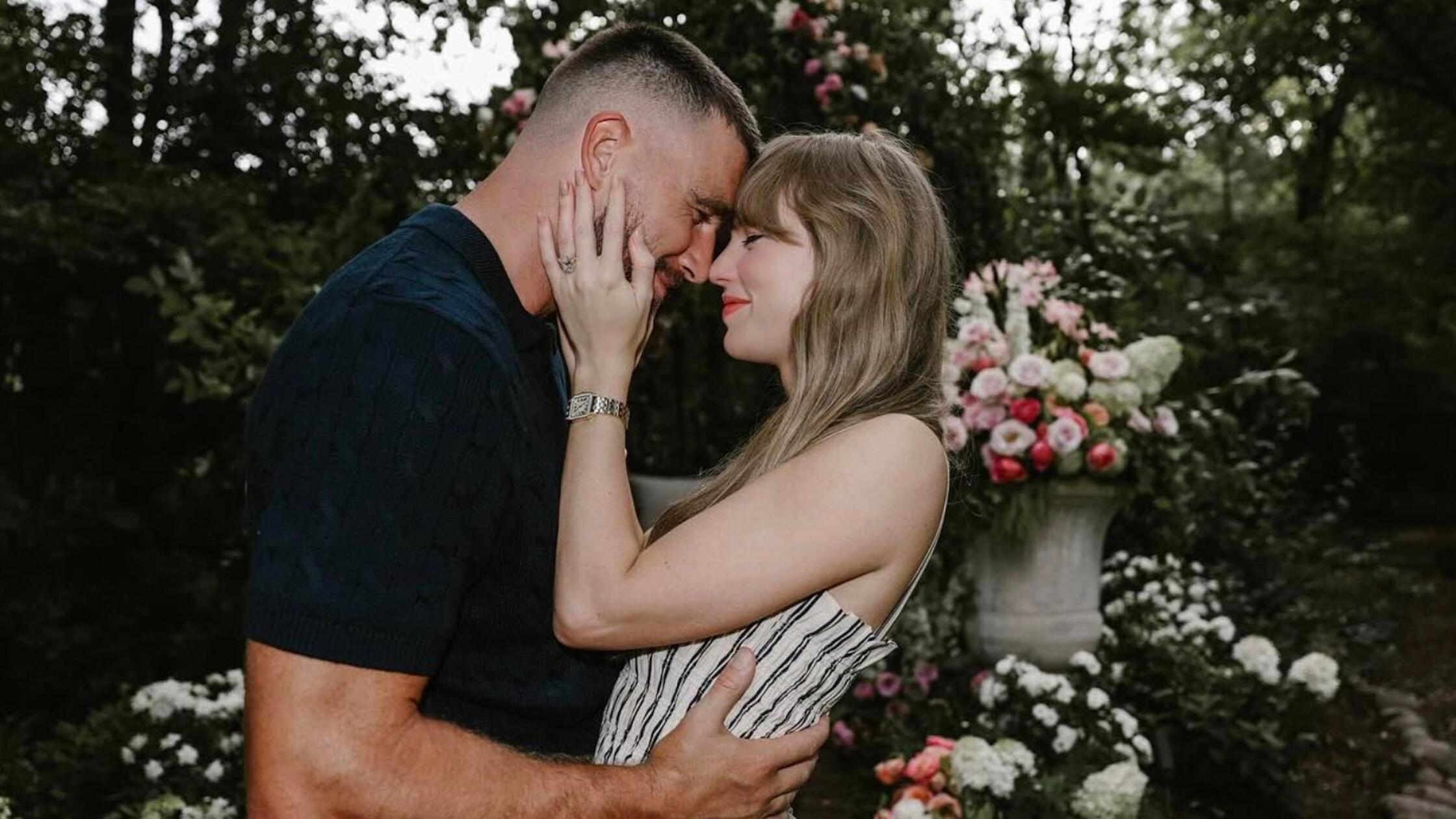 Mit XXL-Ring: Taylor Swift und Travis Kelce sind verlobt - Vater plaudert Details zum Antrag aus