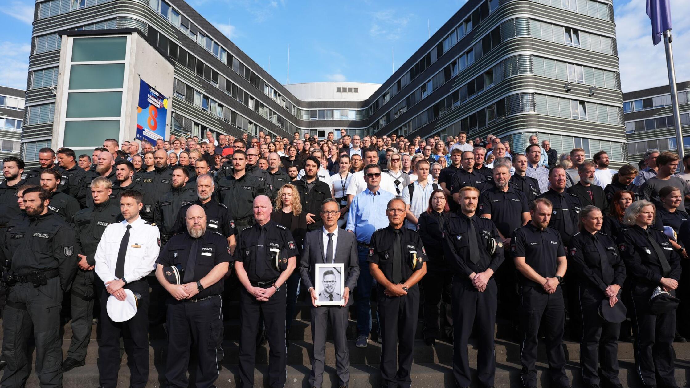 „Wir trauern“: Bundesweites Gedenken an getöteten Polizisten