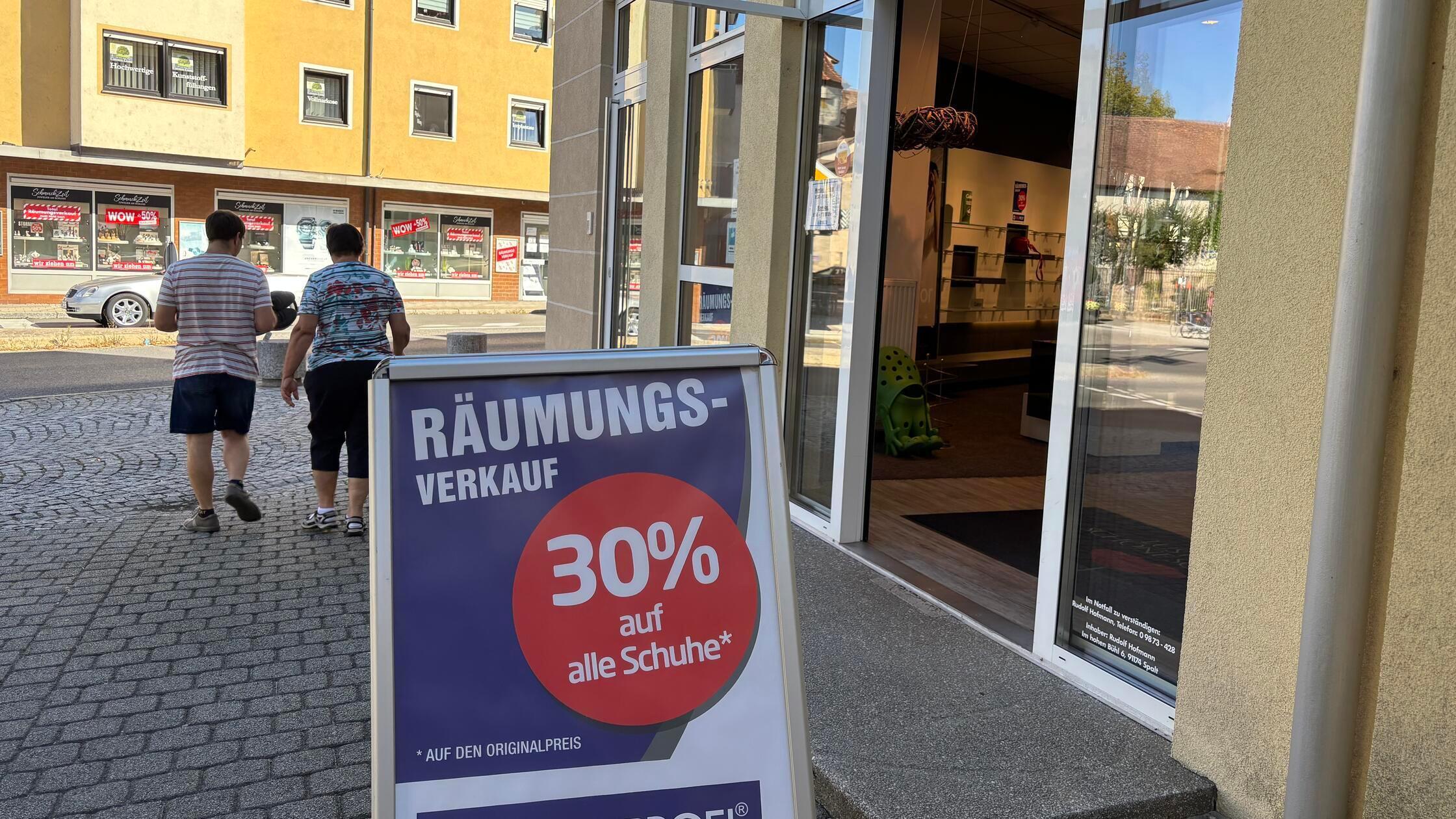 Schuhprofi Roth schließt