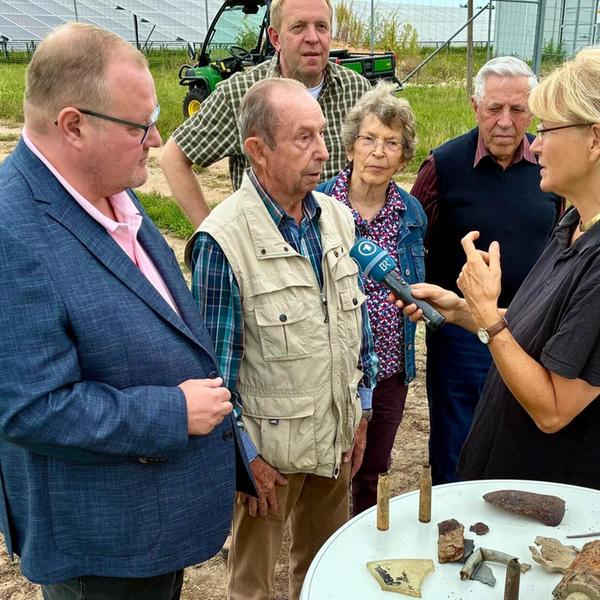 Zeitzeuge Hans Gsänger beantwortet die Fragen der