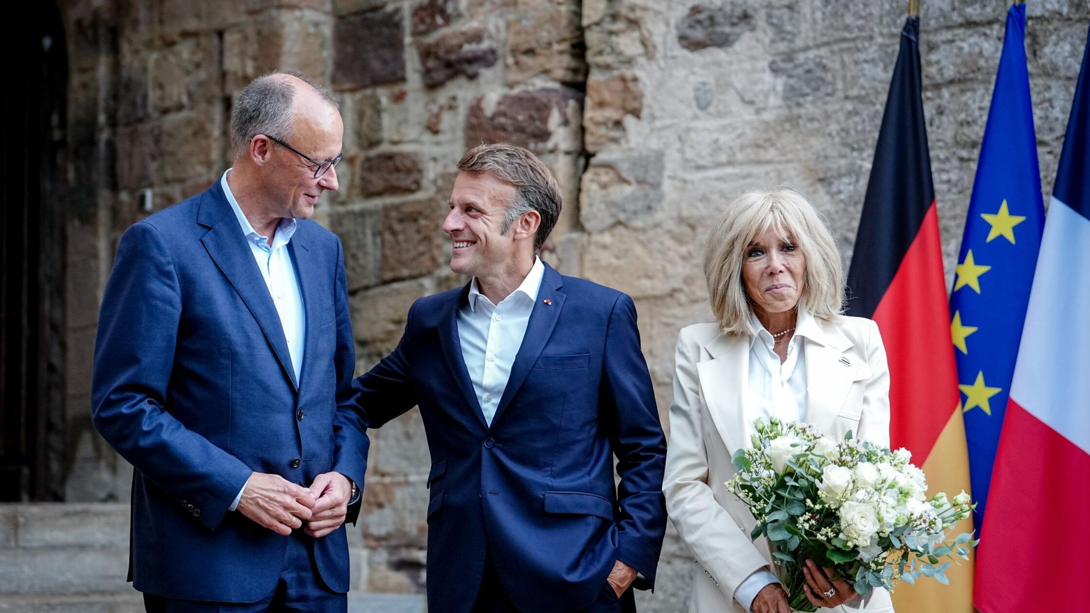 Merz trifft Macron - Ministerrat trotz Politkrise in Paris