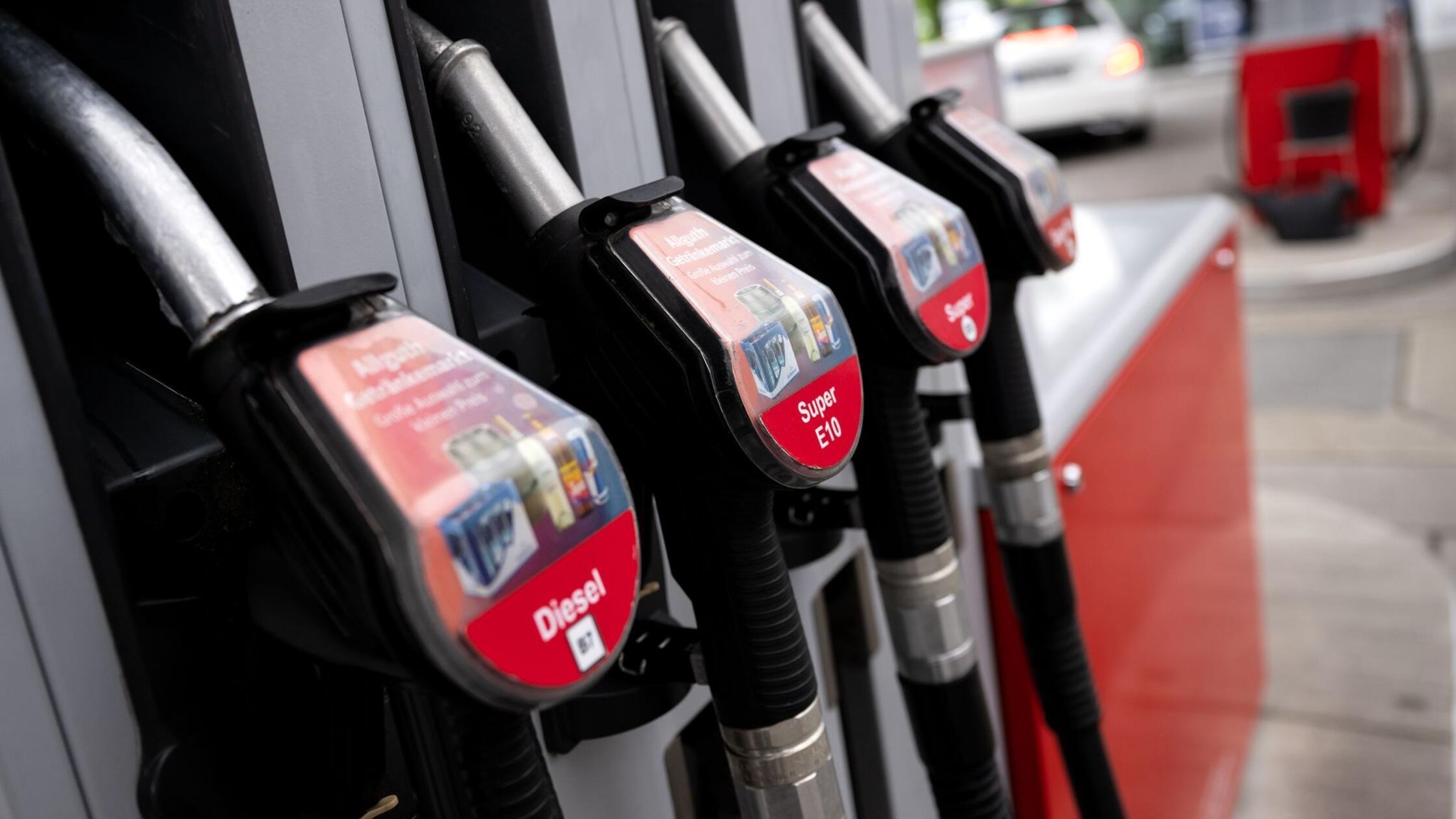 82-Jähriger von eigenem Auto überrollt und schwer verletzt