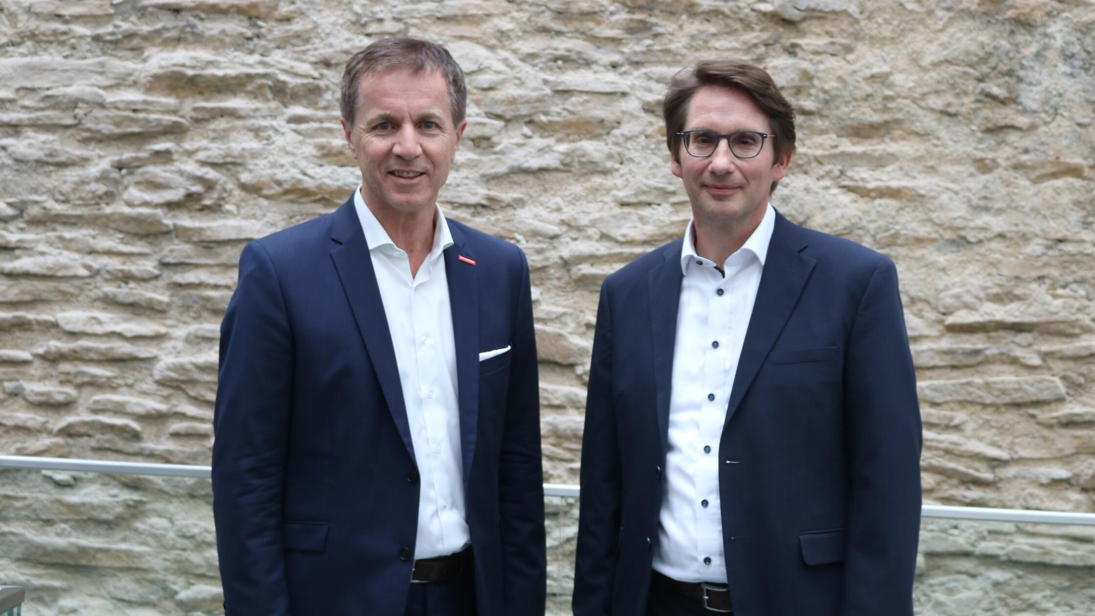 Ausbildungsstart 2025, v.l.n.r.: Hans Schmidt, Stv