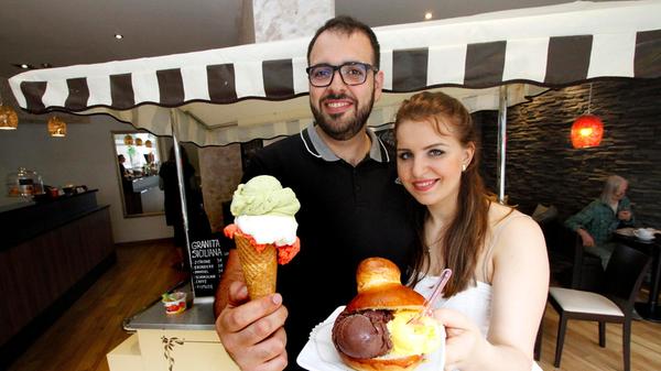 Platz 14 belegt das Paradiso dei Dolci in der Äußeren Laufer Gasse 24. Dort gibt es hausgemachtes Eis, sizilianisches Feingebäck und Hochzeitstorten. Besucherinnen und Besucher können es sich dort mit einem Aperol im Freien gemütlich machen oder an einem der Tische im Innenbereich Platz nehmen.