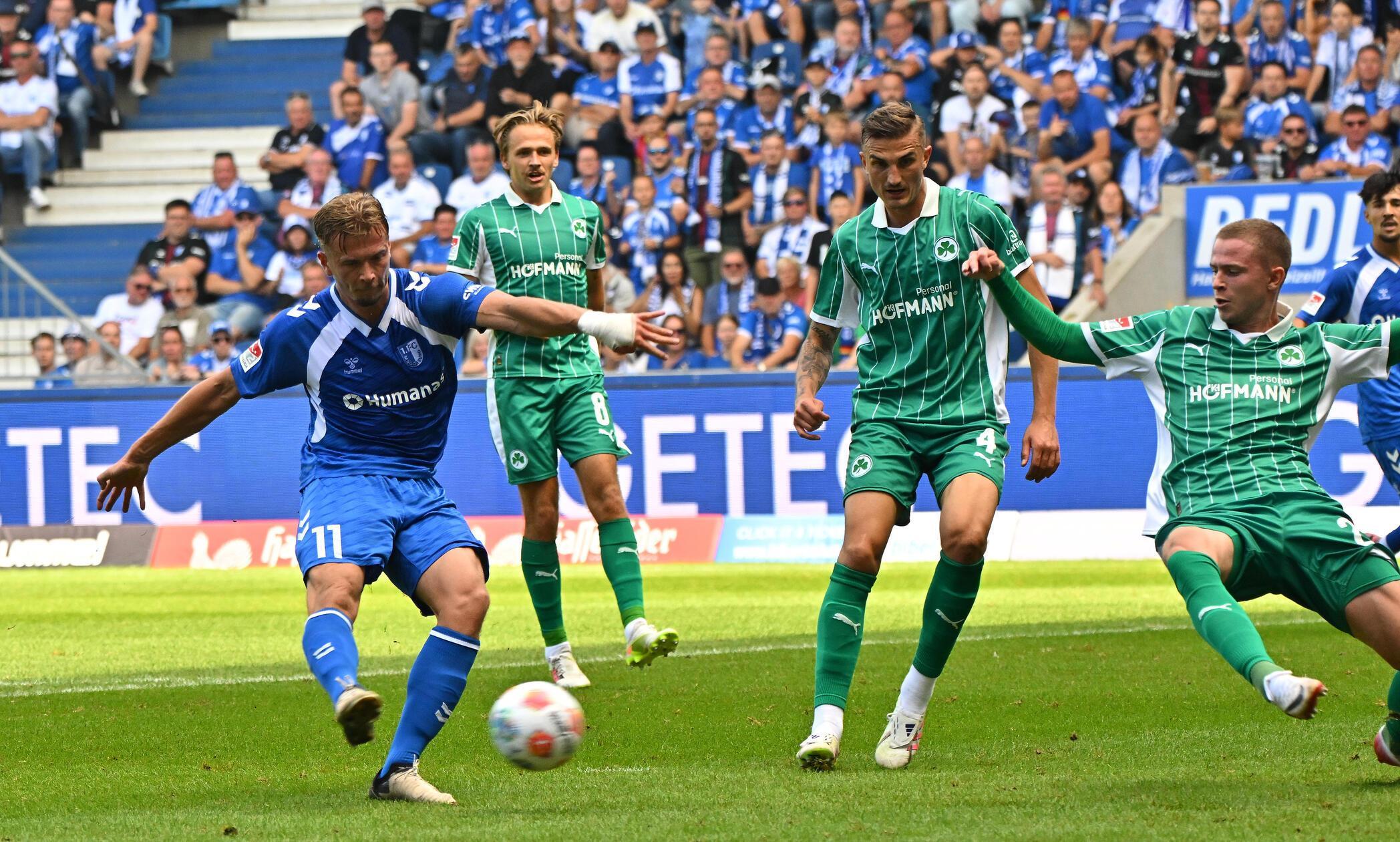 Die Freude währt nur kurz: Ahl-Holmström gleicht kurz darauf für die Hausherren aus.