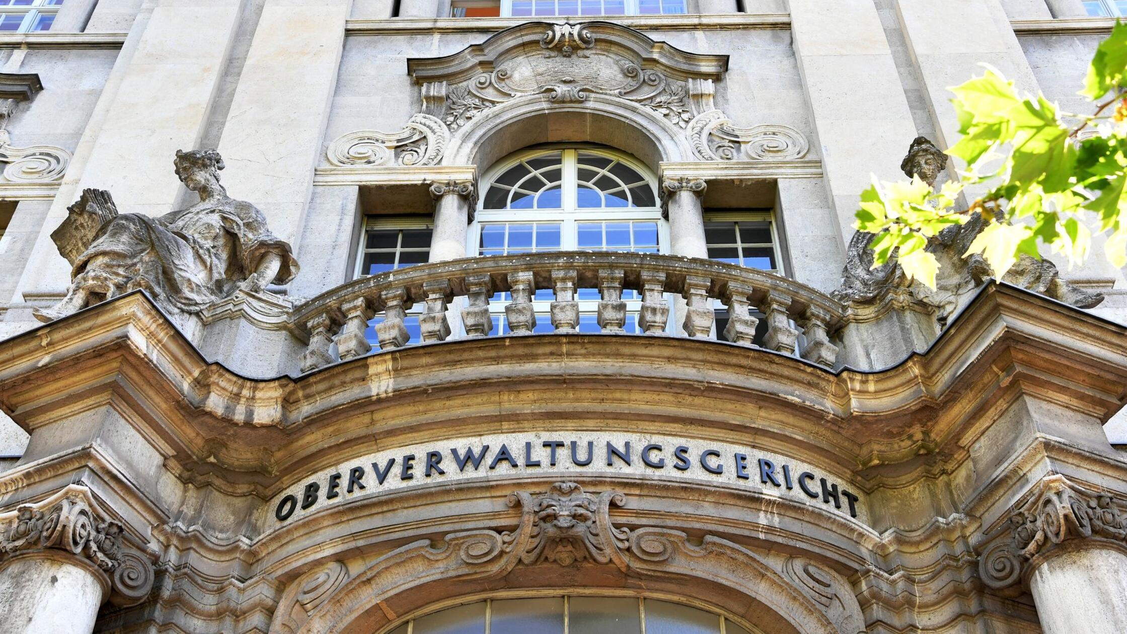 Gericht: Regierung darf Verfahren bei Afghanen aussetzen