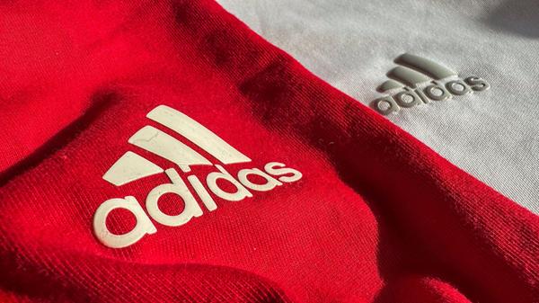 Adidas, Logo, Sportbekleidung, Rot und Weiß, Marke