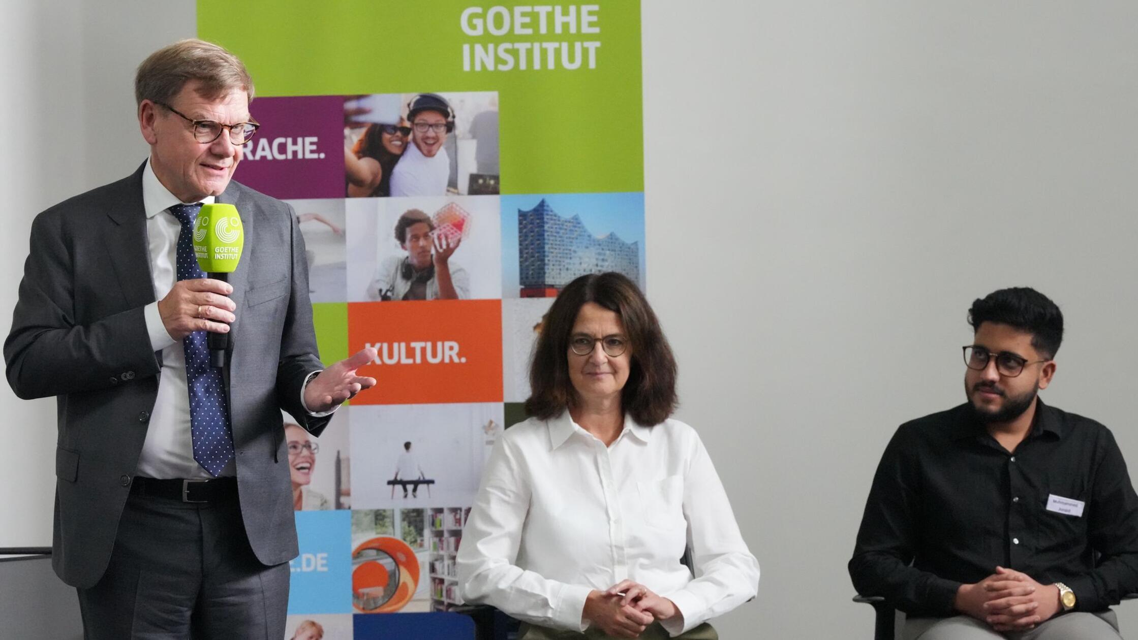 Wadephul im indischen High-Tech-Zentrum Bengaluru