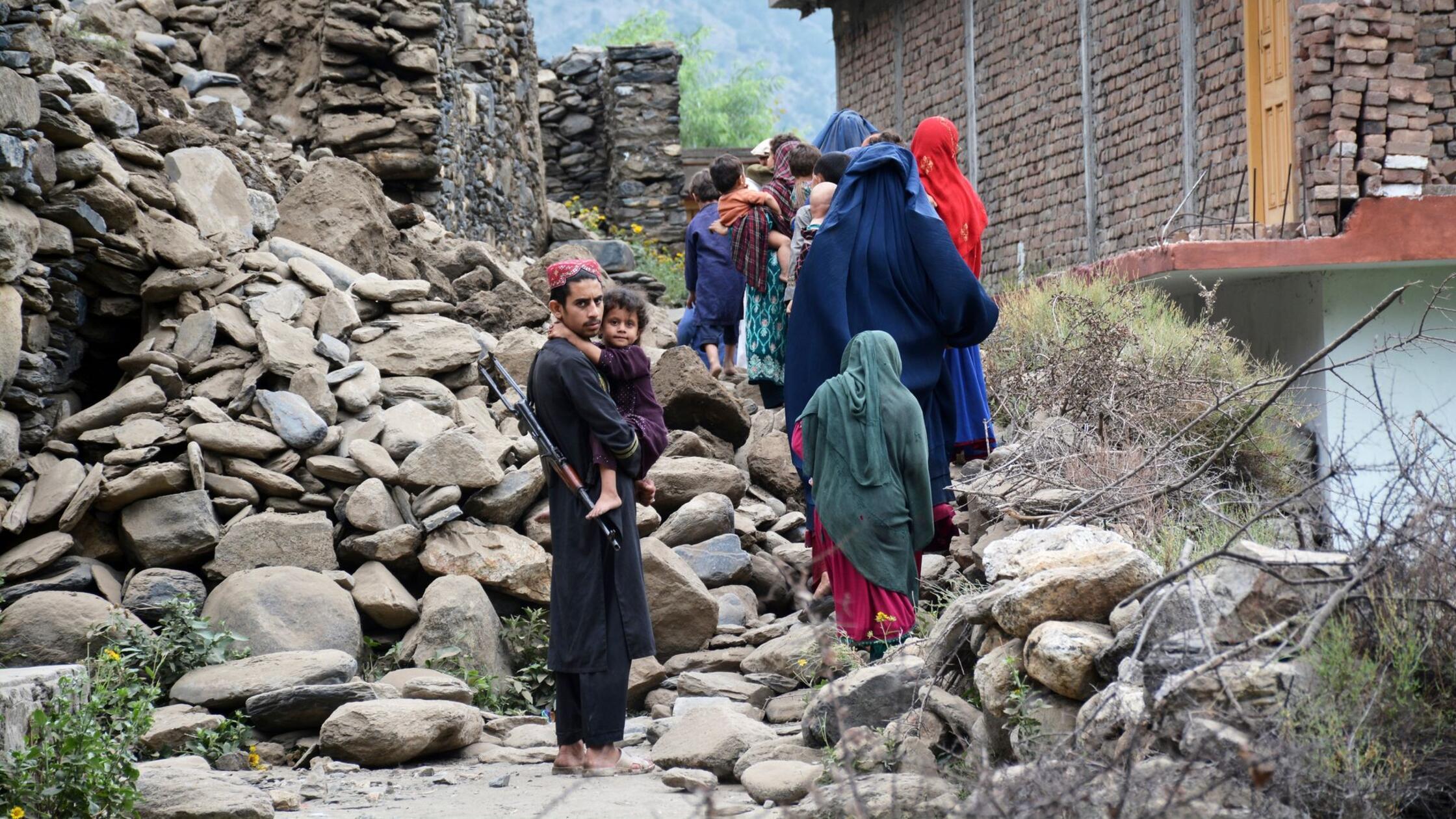 Taliban: Mindestens 900 Tote bei Erdbeben in Afghanistan