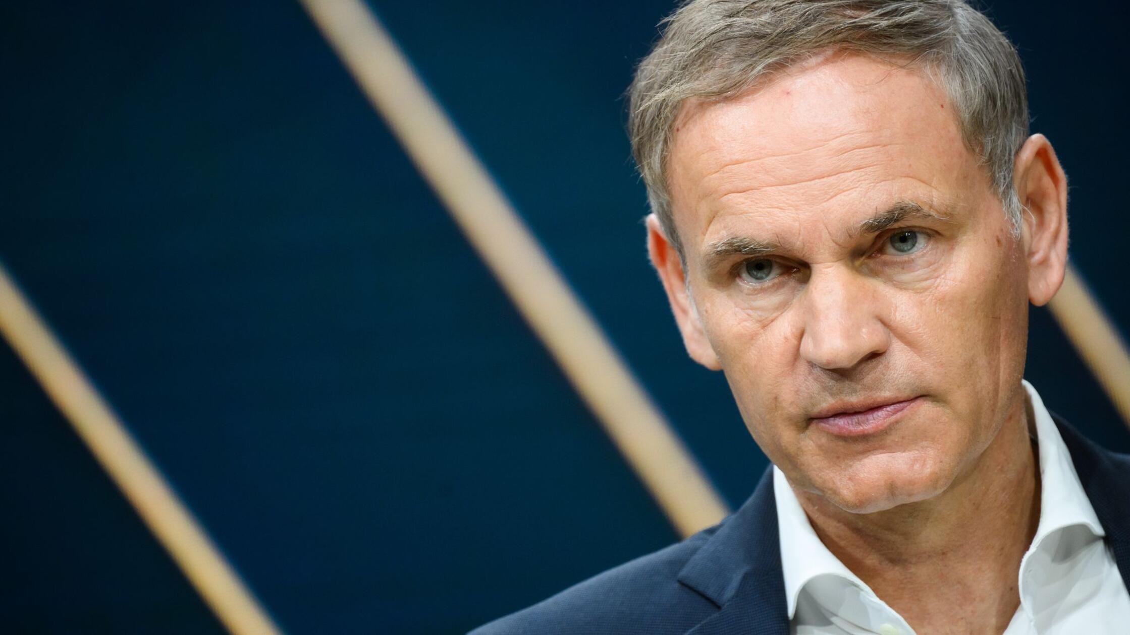 VW-Betriebsrat fordert Blumes Rückzug von Porsche-Spitze