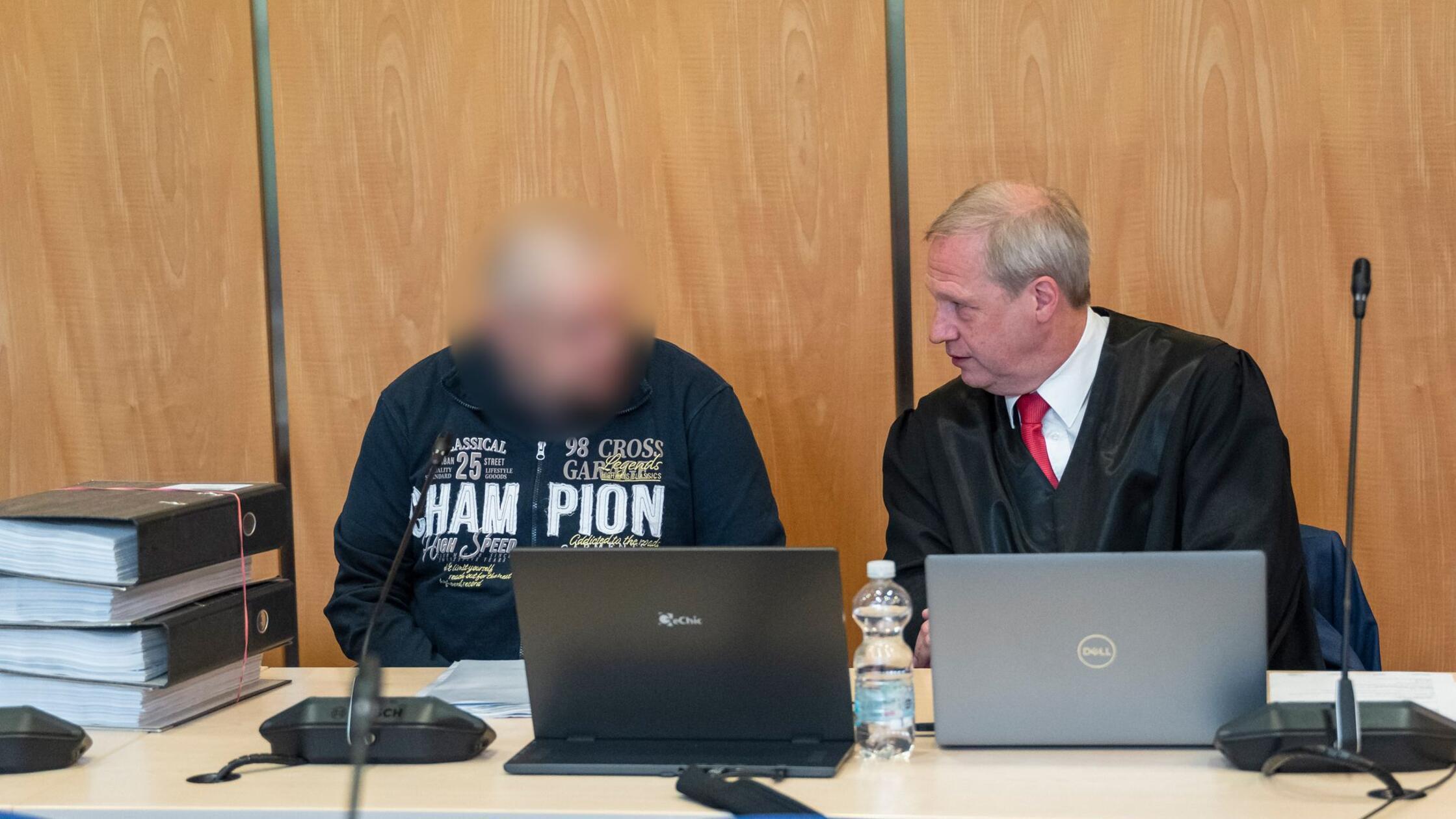 Zum Prozessauftakt in Franken: Ex-THW-Helfer räumt Mord an 40-Jähriger ein