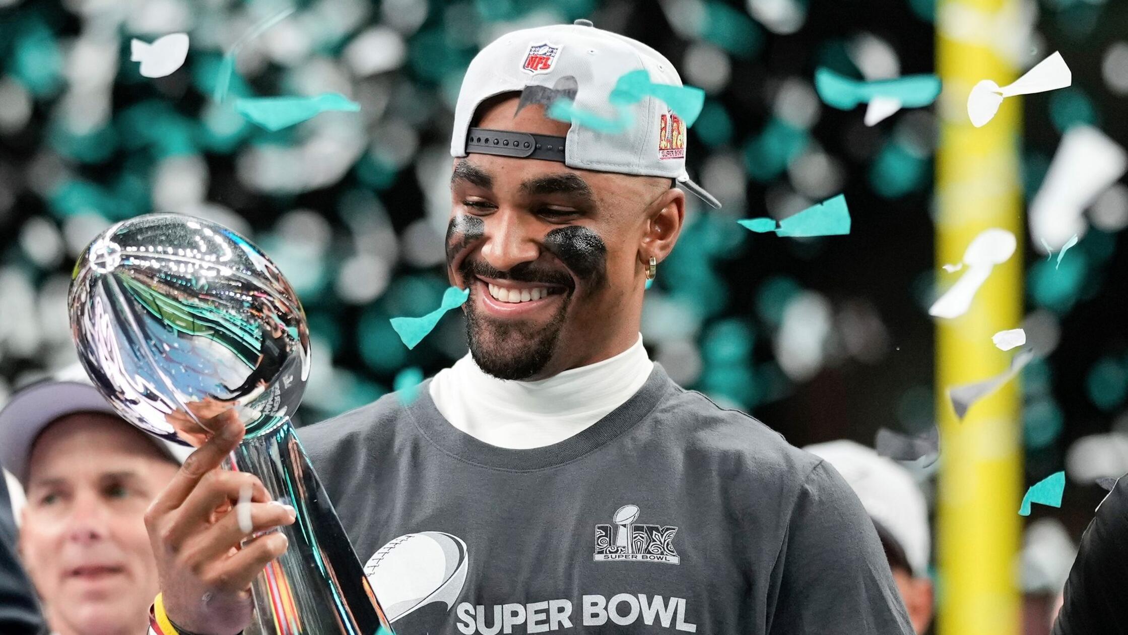 Saisonstart der NFL: Kelce und Swift gleich international?