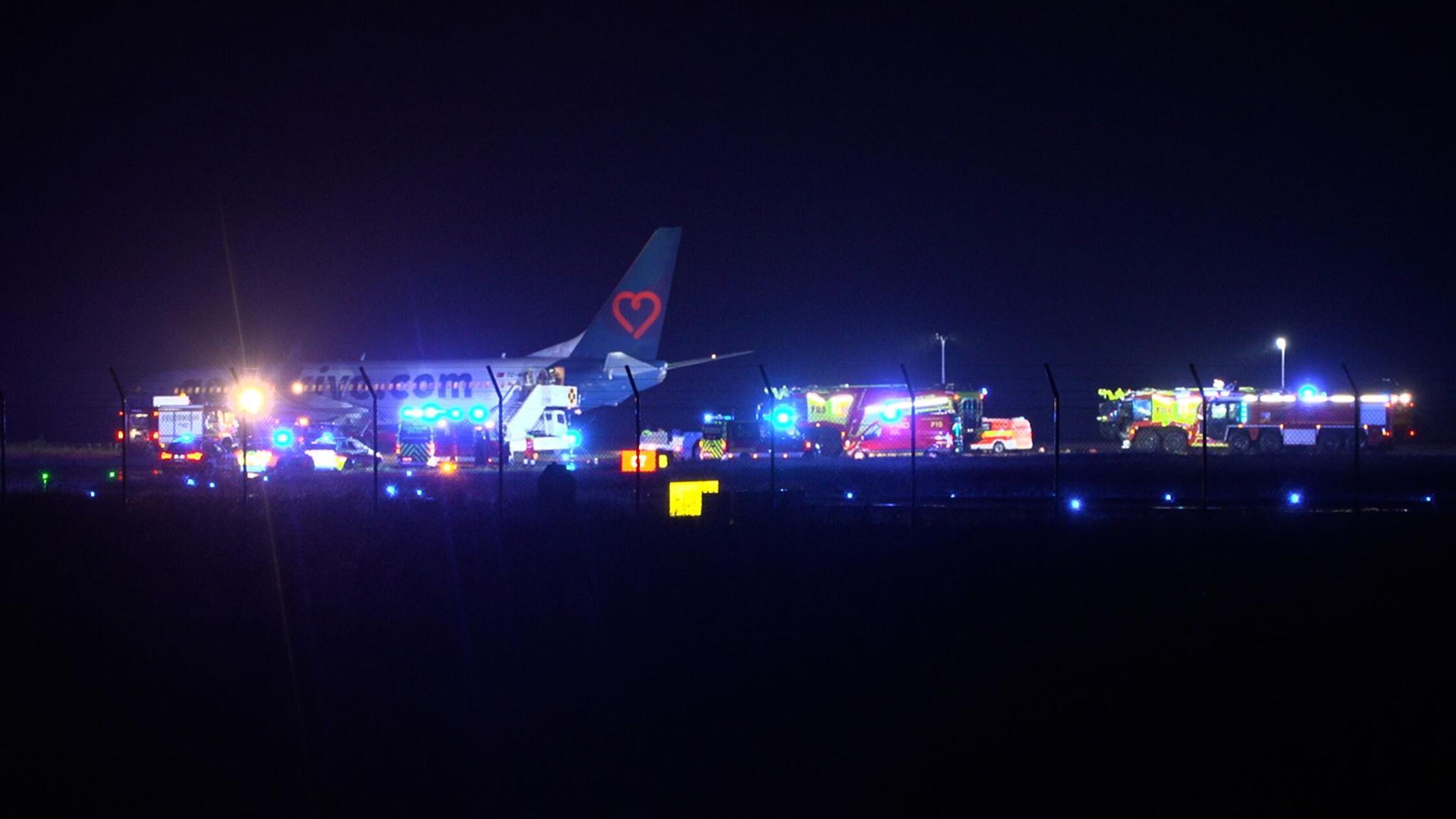 Flieger rollt bei Landung über Bahn hinaus