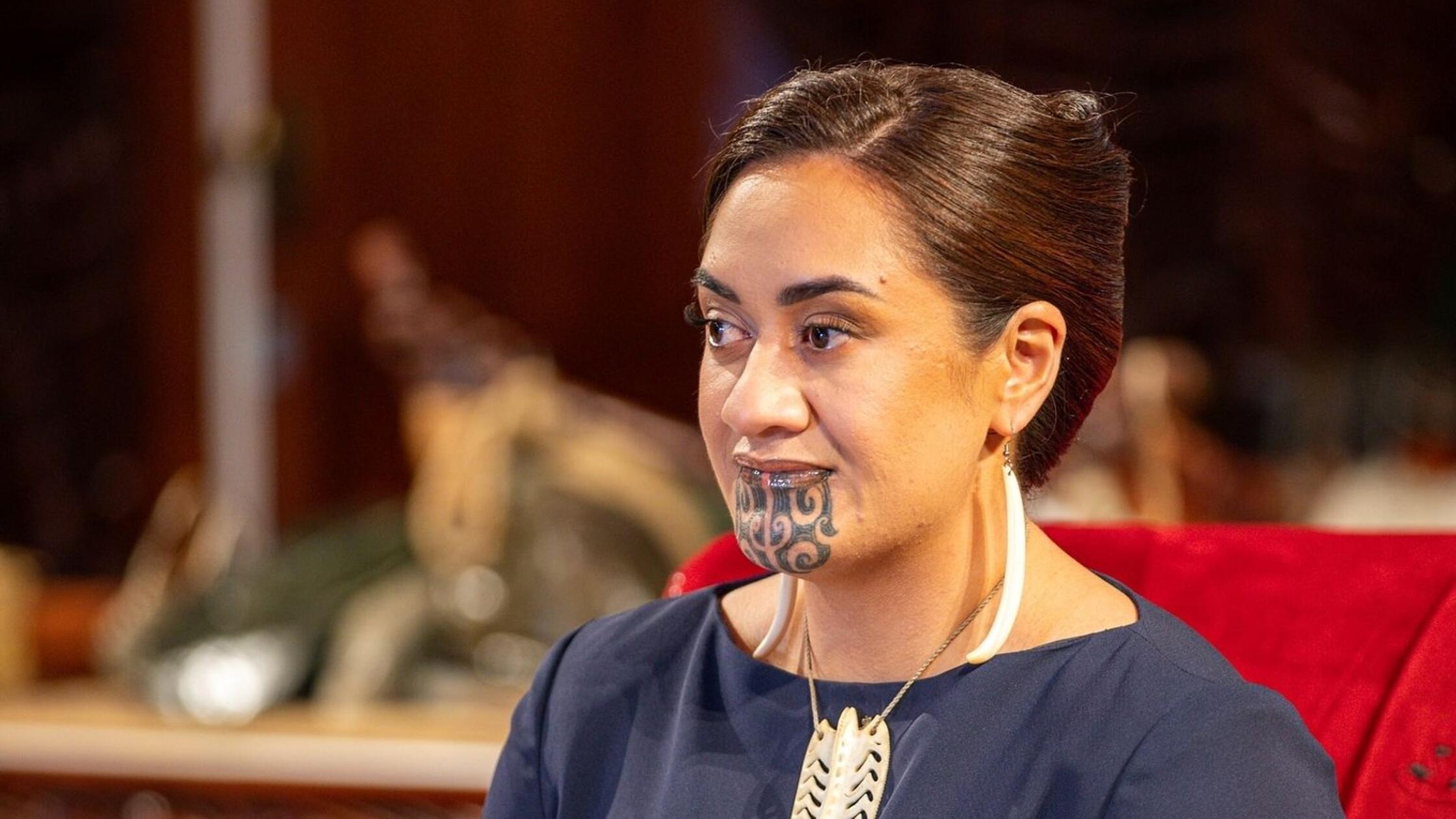 Neue Maori-Königin hält erste Rede nach dem Tod ihres Vaters