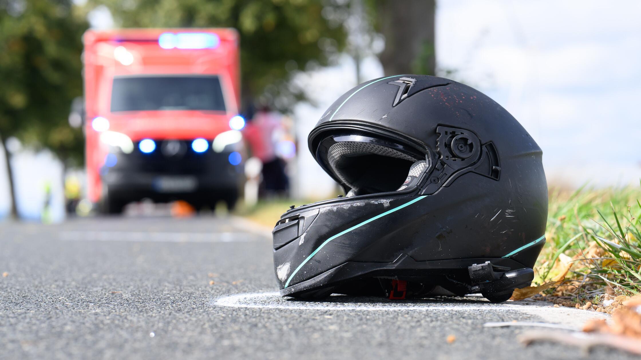 Motorrad und Pedelec stoßen zusammen2886.jpg