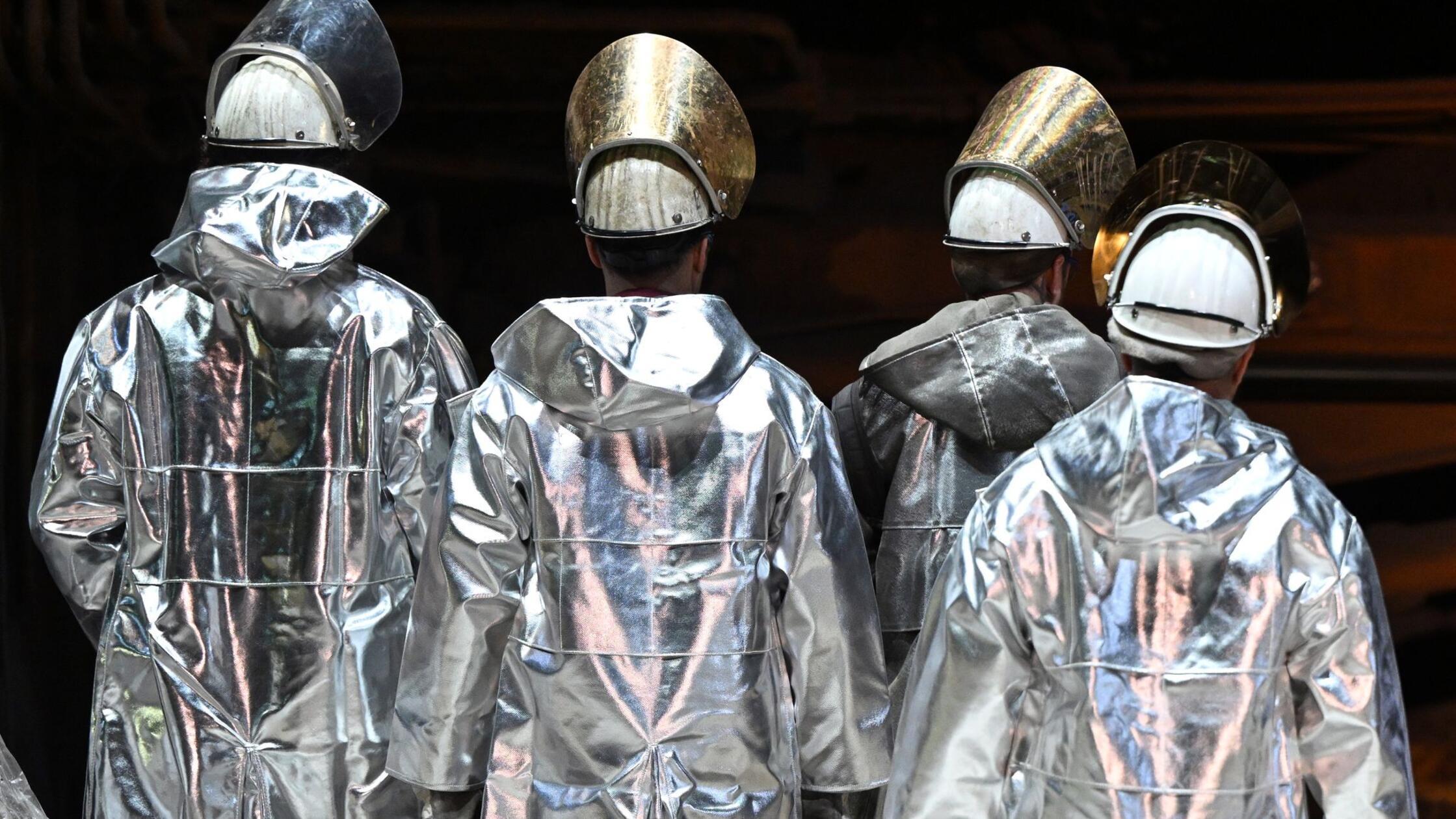 Stahl-Beschäftigte stimmen schmerzhafter Sanierung zu