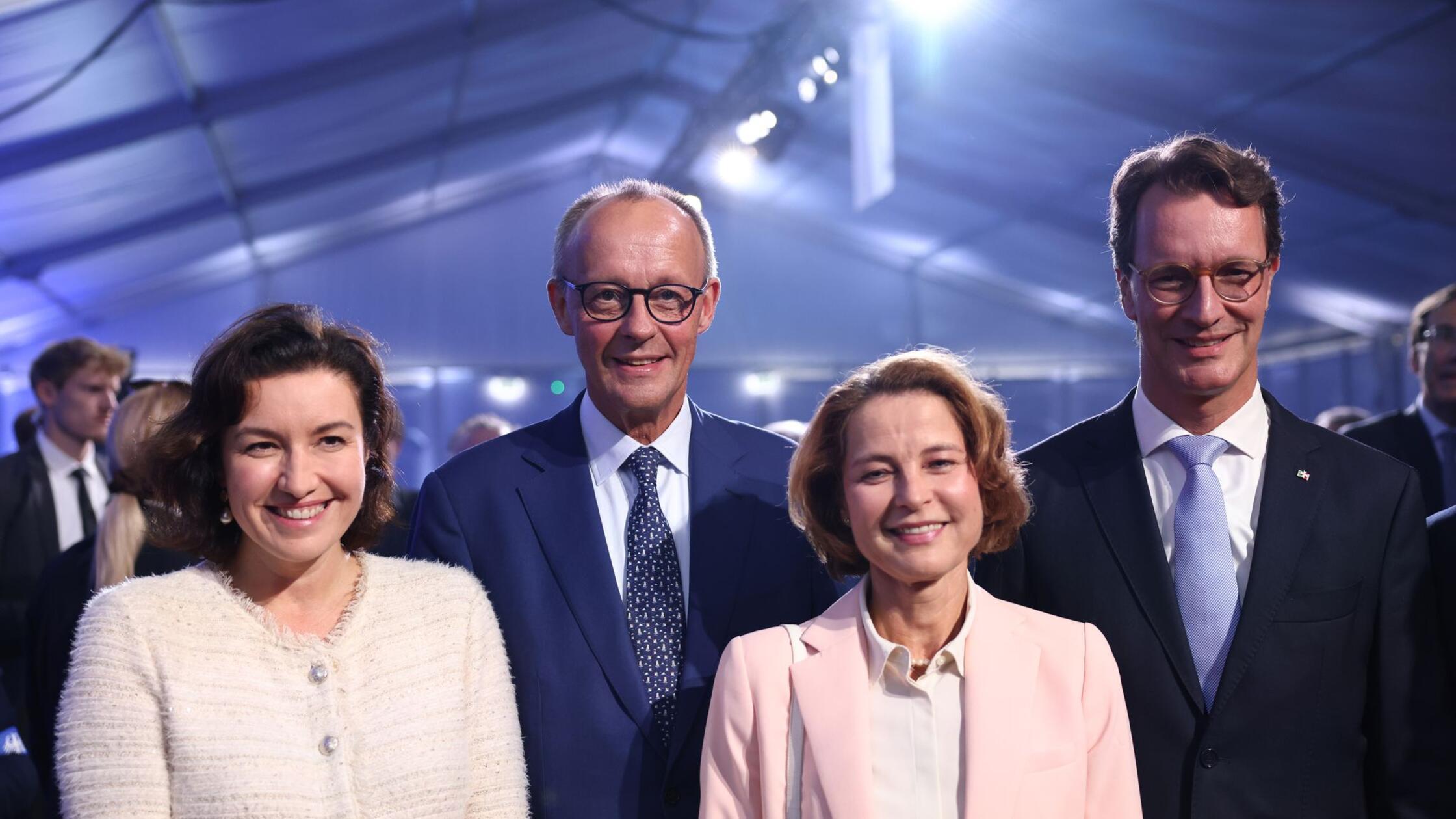 Merz nimmt schnellsten Computer Europas in Betrieb