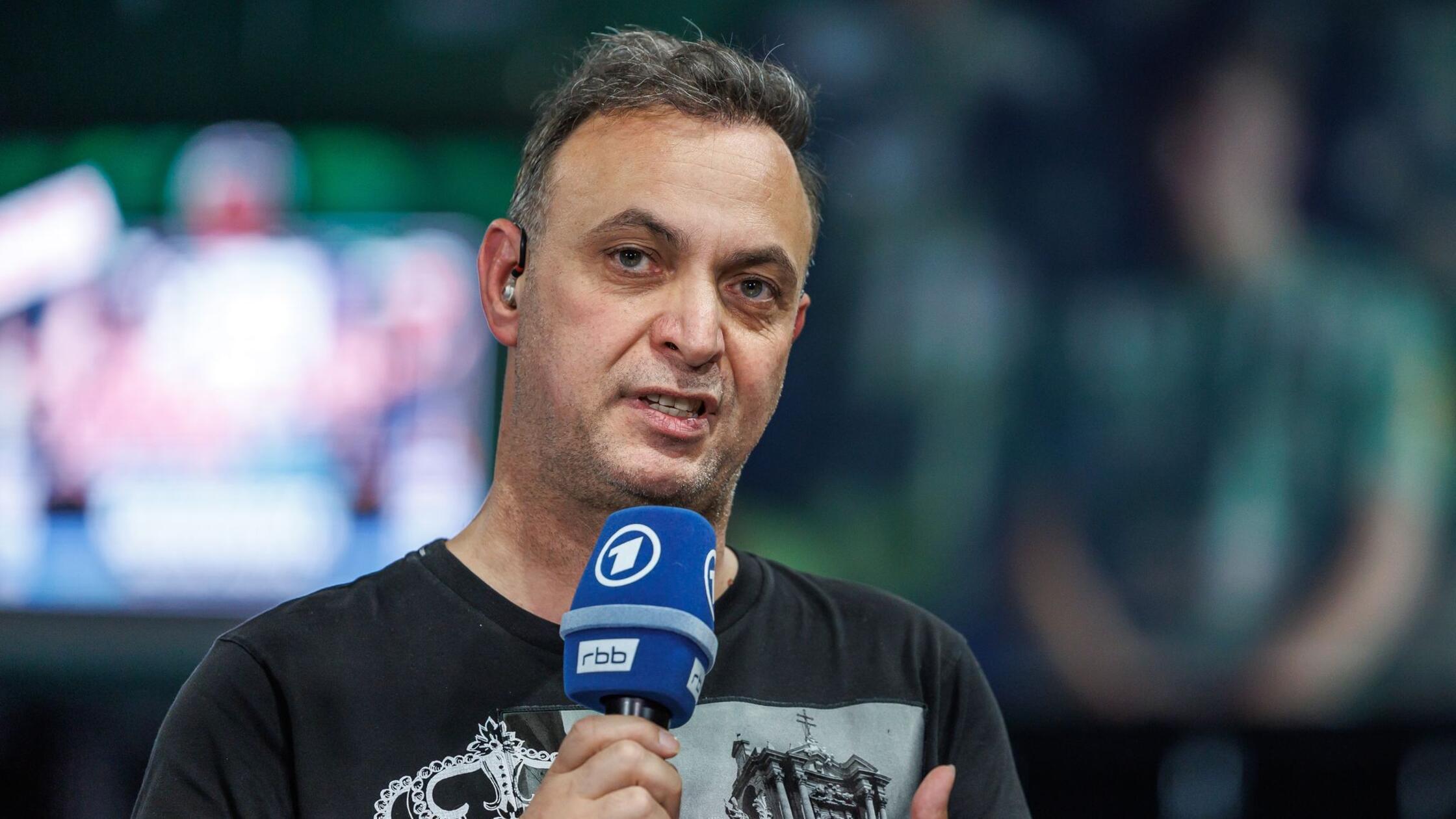 Spott und Pfiffe für Hanning: Magdeburg deklassiert Berlin