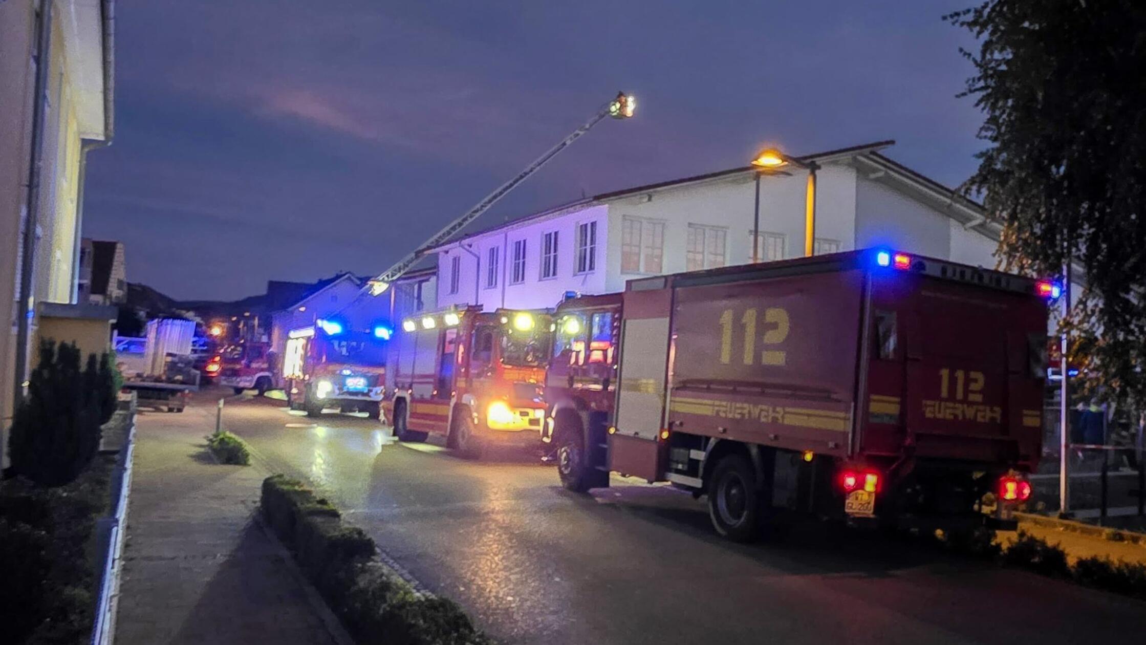 Vier Verletzte bei Teil-Einsturz von Supermarktdach
