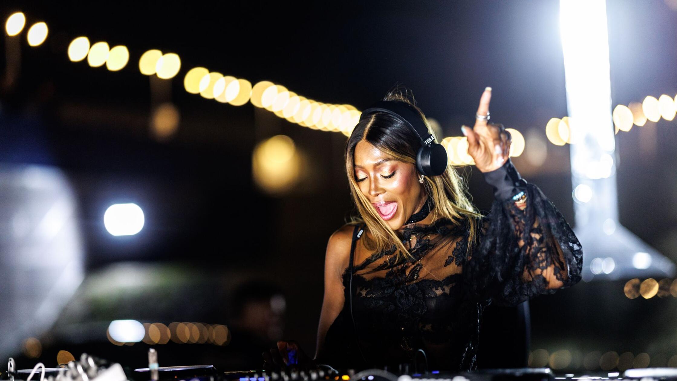 Supermodel Naomi Campbell gibt ihr Debüt als DJane