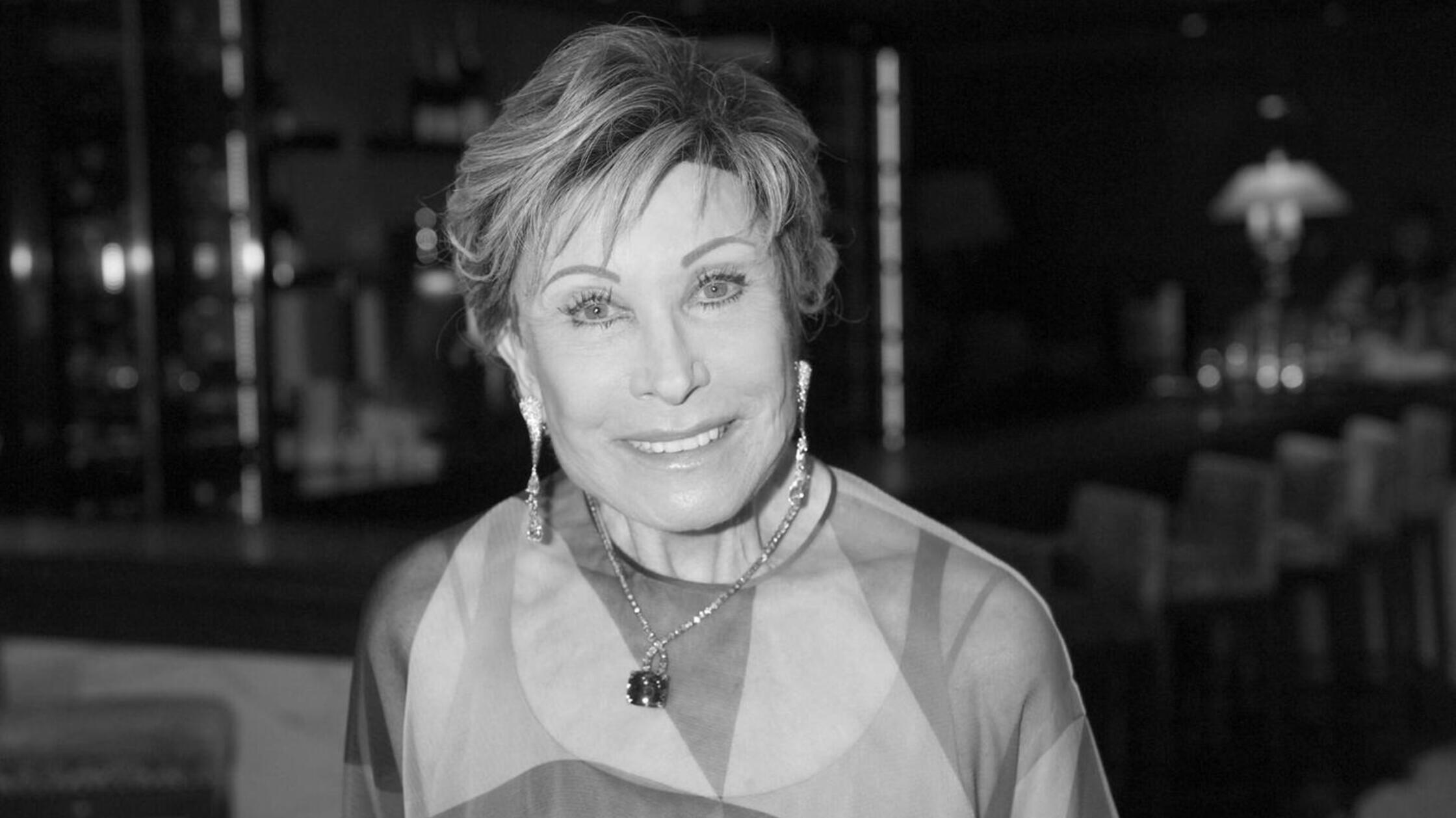 Die Ärztin und TV-Moderatorin Antje-Katrin Kühnemann, bekannt aus "Die Sprechstunde", ist am 4. März 2025 im Alter von 80 Jahren gestorben. Anlässlich ihres runden Geburtstags am 22. Februar hat sie in einem Interview bereits über ihre gesundheitlichen Probleme berichtet.