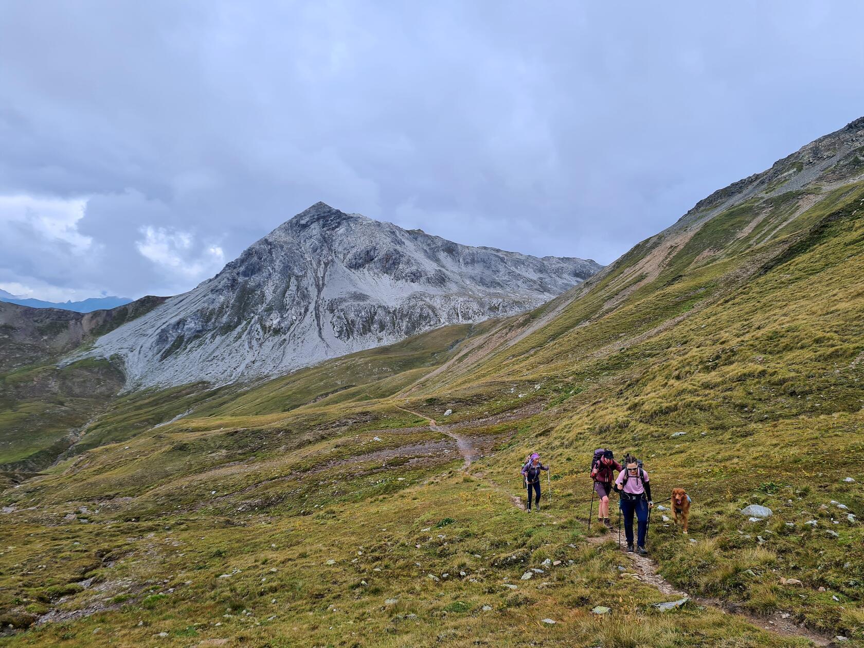 Einsame Steige auf dem Schanfigger Höhenweg in Graubünden.