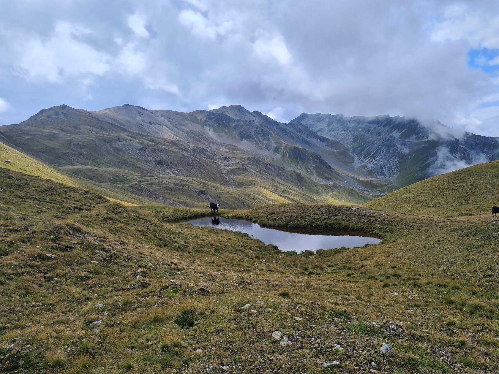 Unterwegs gibt es immer wieder Seen.