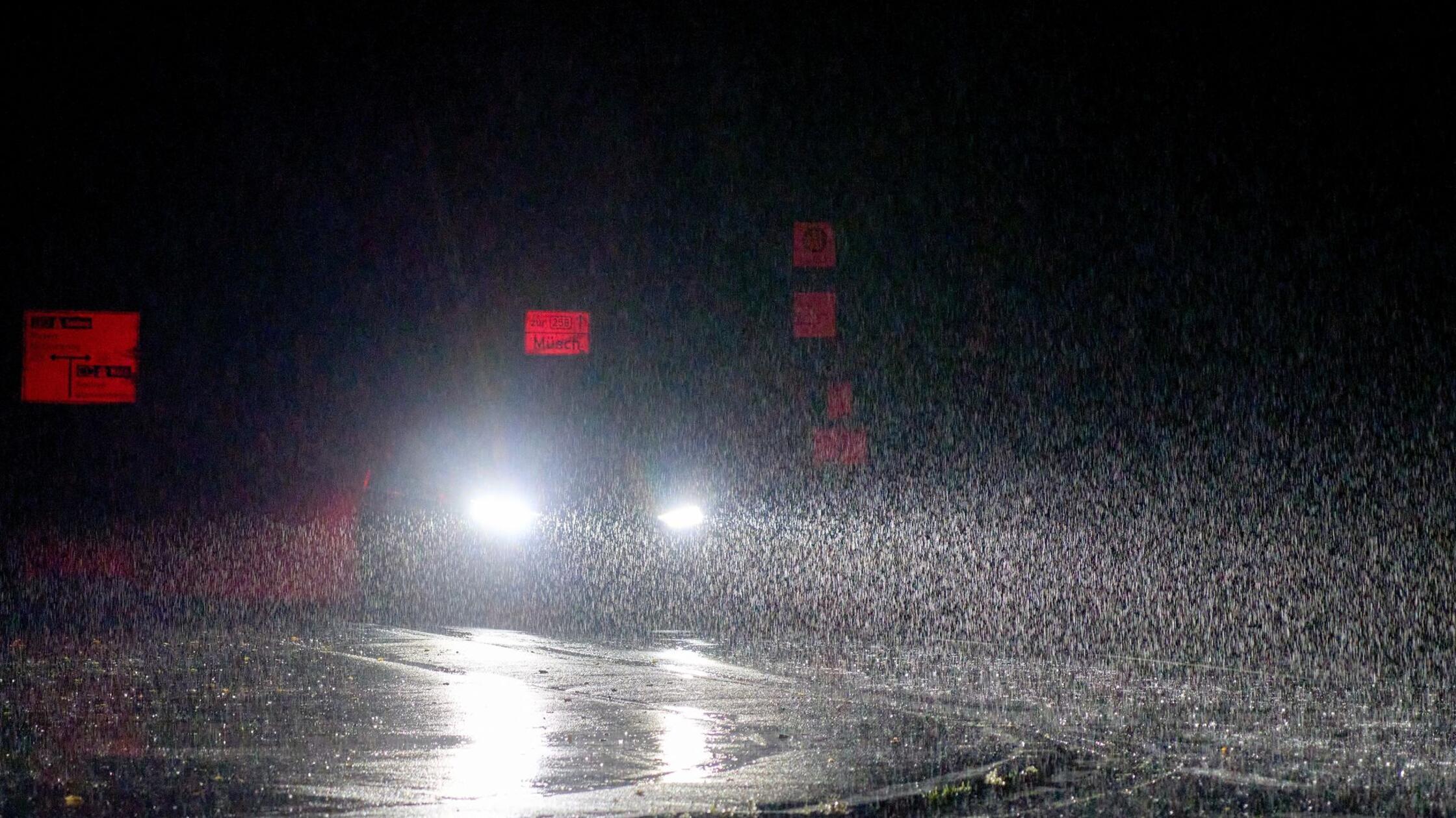 Extremer Starkregen im Westen Deutschlands: Kräfte im Dauereinsatz - so ist die Lage in Franken