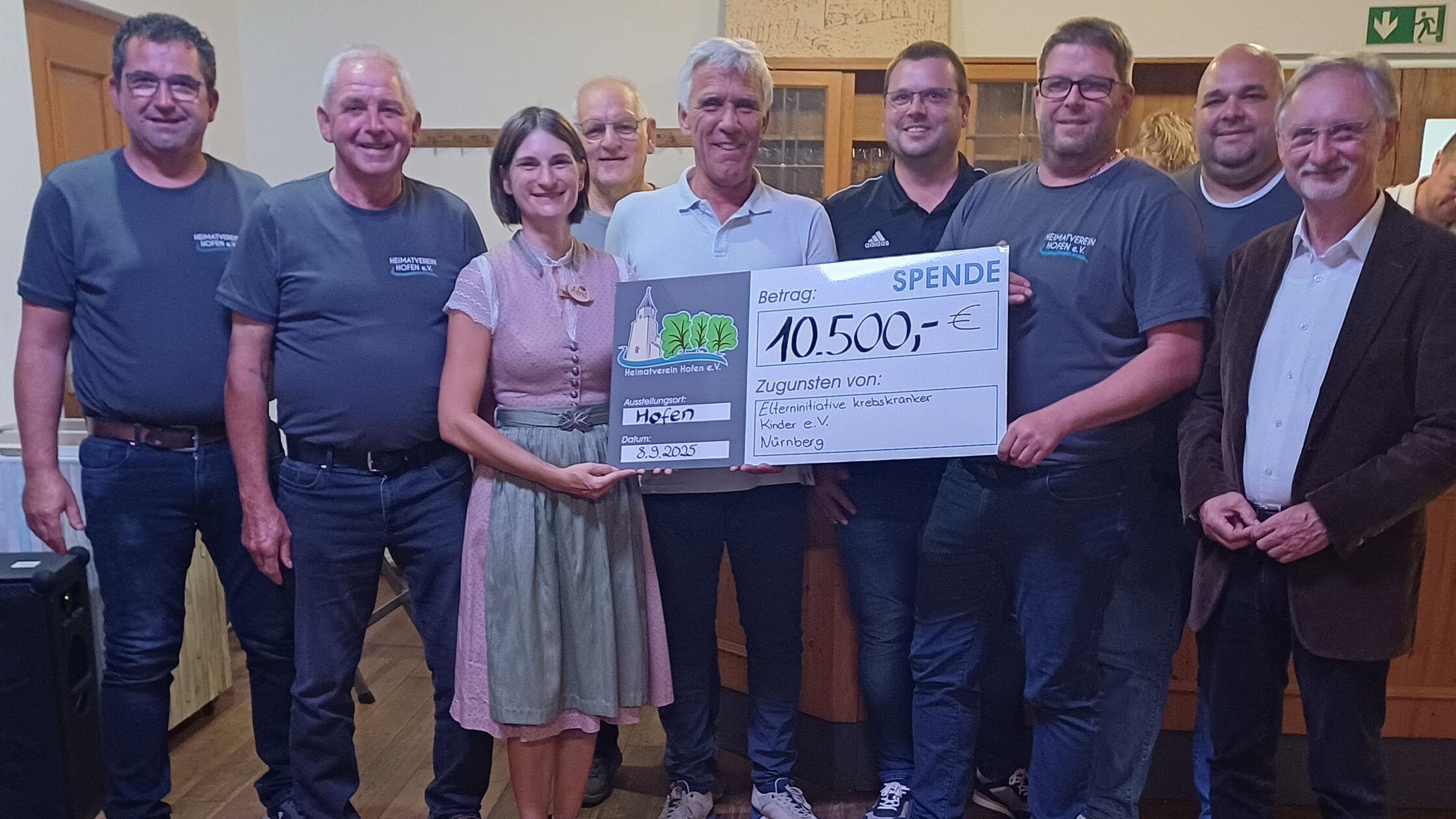 Bei der Kirchweih in Hofen wurde ein Scheck an den