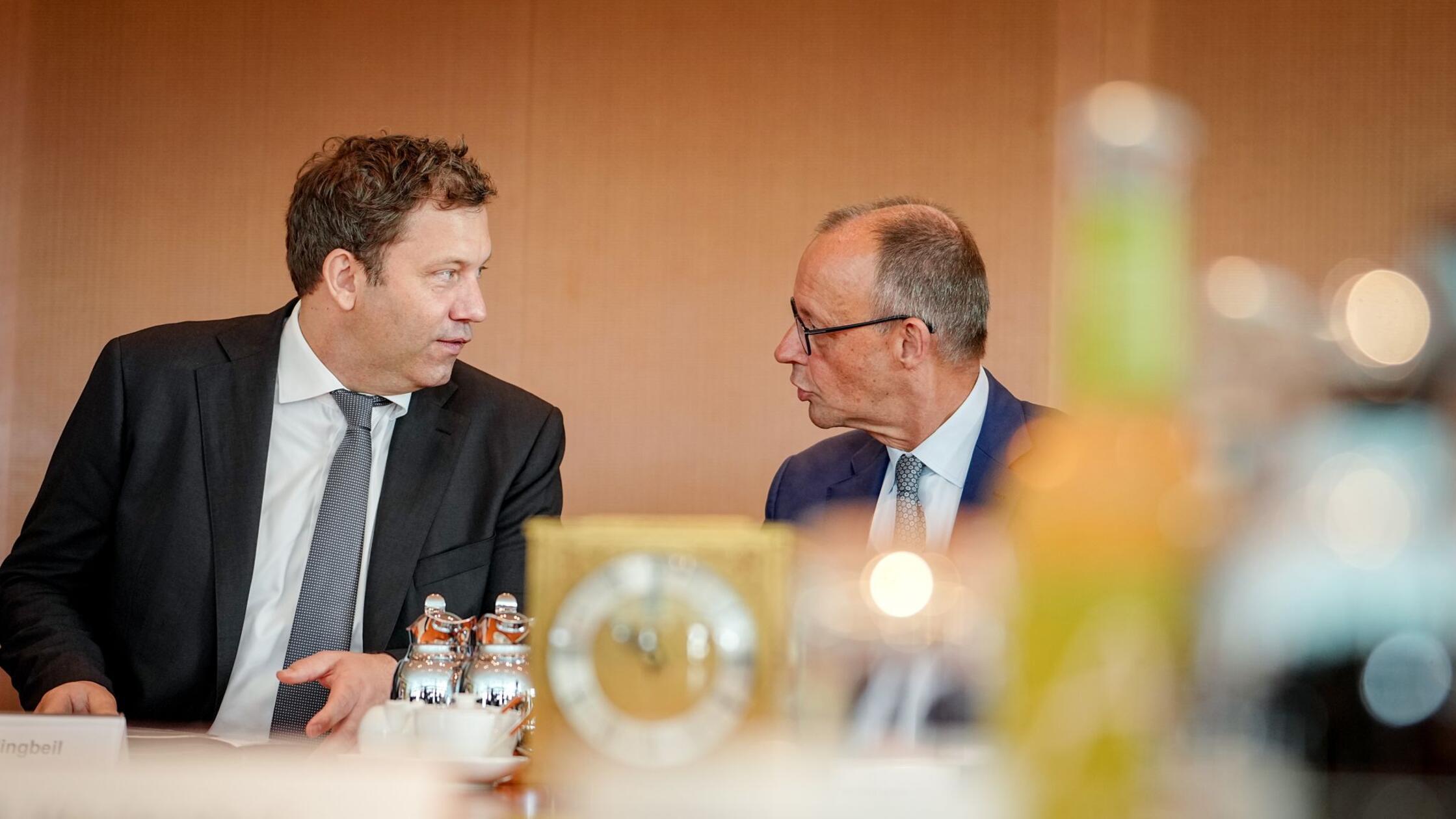 Kabinett bringt mehrere Steuersenkungen auf den Weg