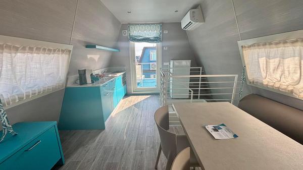 Im Inneren finden auch zwei Schlafzimmer, ein Badezimmer und eine Küche Platz.