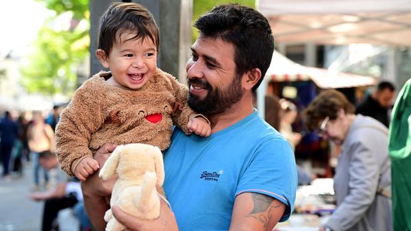 Wenn die Eltern ein Schnäppchen machen können, freut das natürlich auch die ganz Kleinen.