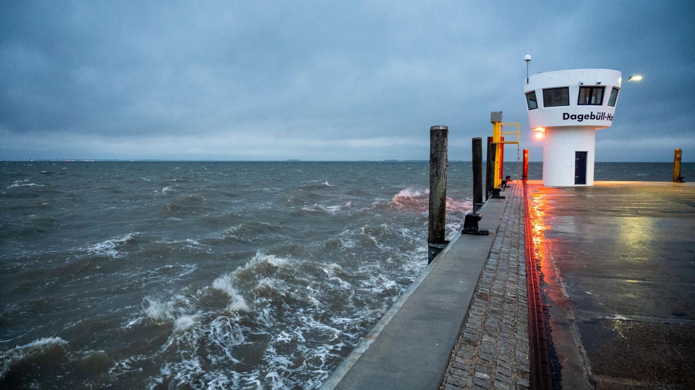 Erster Herbststurm an der Küste - keine Fahrt nach Helgoland