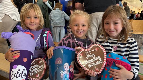 A Stephani-Grundschule Mädchen Laubenzedel