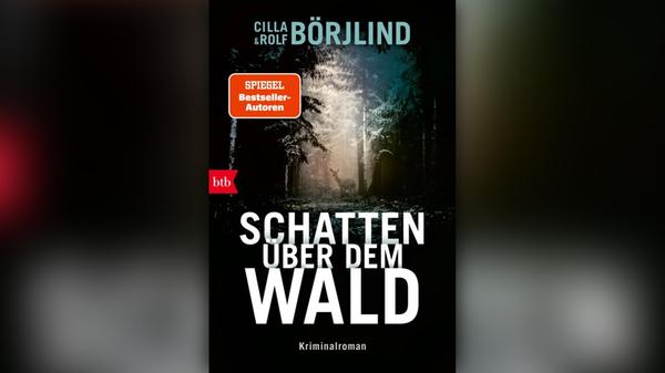 Mysteriöser Schwedenkrimi Eine Leiche ohne Kopf in der Nähe einer alten samischen Opferstätte - an der die Polizei dann auch noch Blutspuren findet. Eigentlich erfreut sich das nahe gelegene Dorf Slagtjärn eines lebhaften Miteinanders. Doch jetzt ist die Gemeinschaft bedroht, und je tiefer Ermittlerin Olivia Rönning in die Sache forscht, umso misstrauischer und verschlossener werden die Menschen. Was für ein Geheimnis birgt Slagtjärn? Erscheinungstermin: 12. November 2025 448 Seiten btb 18 Euro