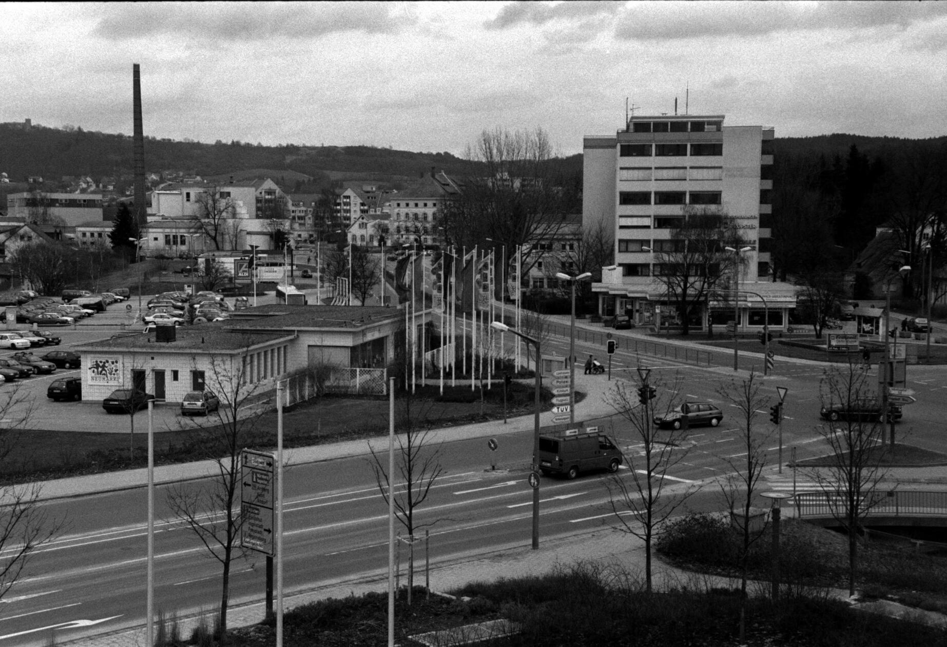 Die älteren Neumarkterinnen und Neumarkt verbinden die Ecke von Nürnberger und Dammstraße noch immer mit der Tankstelle Rödl.