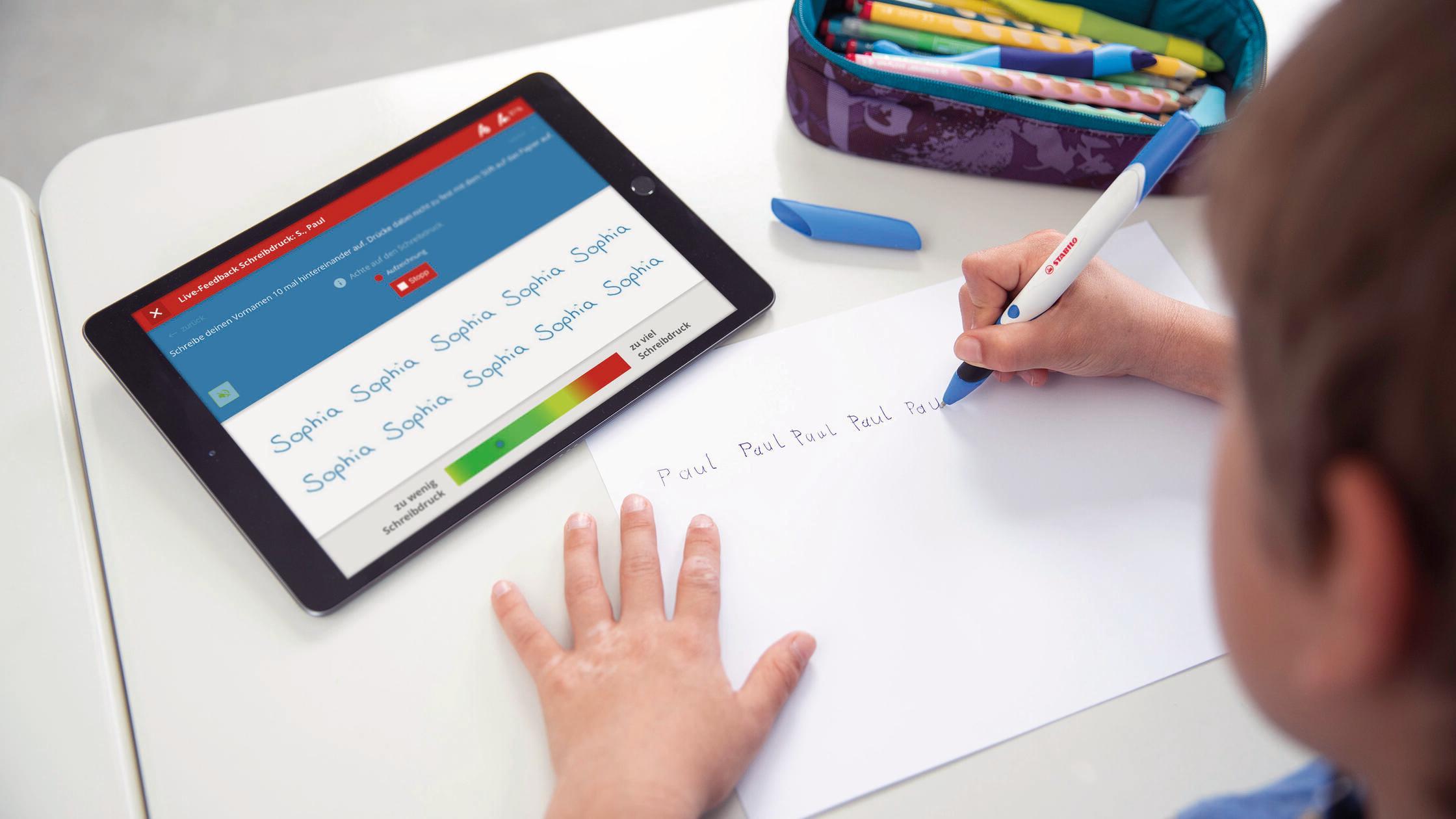 1068662_STABILO_EduPenNeo_PR_LiveFeedbackGS_cmyk_j