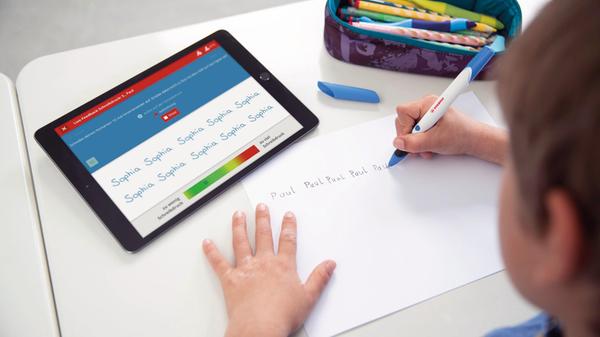 1068662_STABILO_EduPenNeo_PR_LiveFeedbackGS_cmyk_j