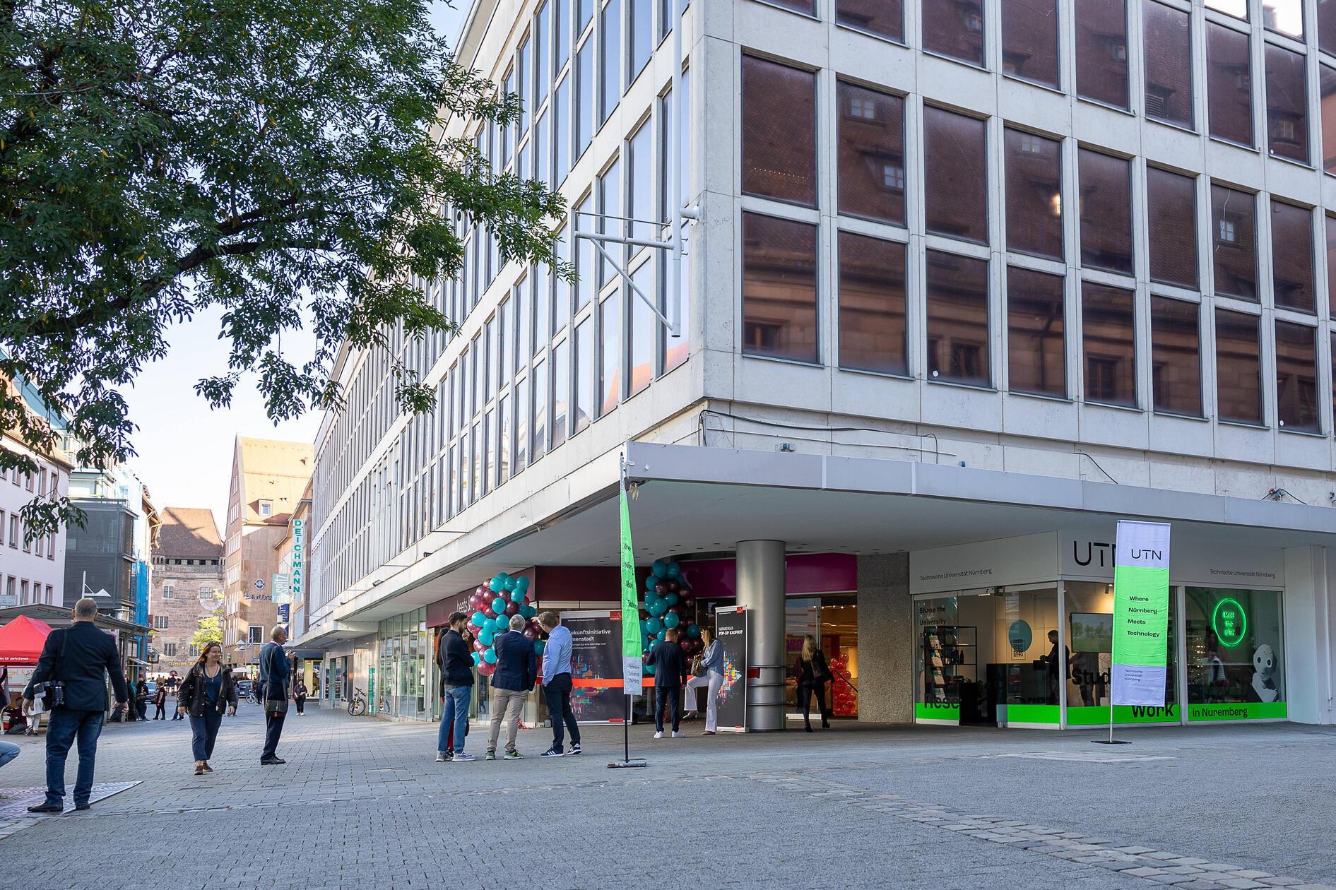 Startschuss für WOW Wöhrl Outlet im ehemaligen Kau