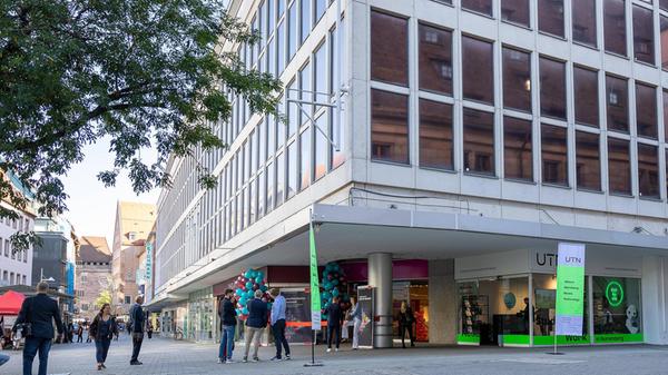 Startschuss für WOW Wöhrl Outlet im ehemaligen Kau