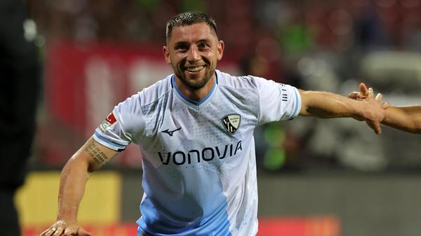 …lieferten sich beide Mannschaften einen offenen Schlagabtausch. Gleichzeitig wurde der Ball aber auch auf beiden Seiten immer wieder leichtfertig abgegeben. Nach rund 15 Minuten kippte das Spiel dann immer mehr zu Gunsten des 1. FC Nürnberg.