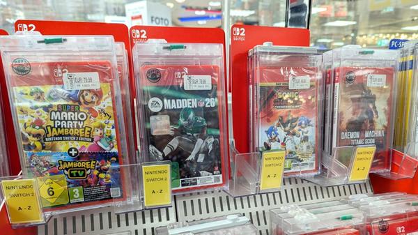 Nintendo Switch 2 Spiele Regal September 2025