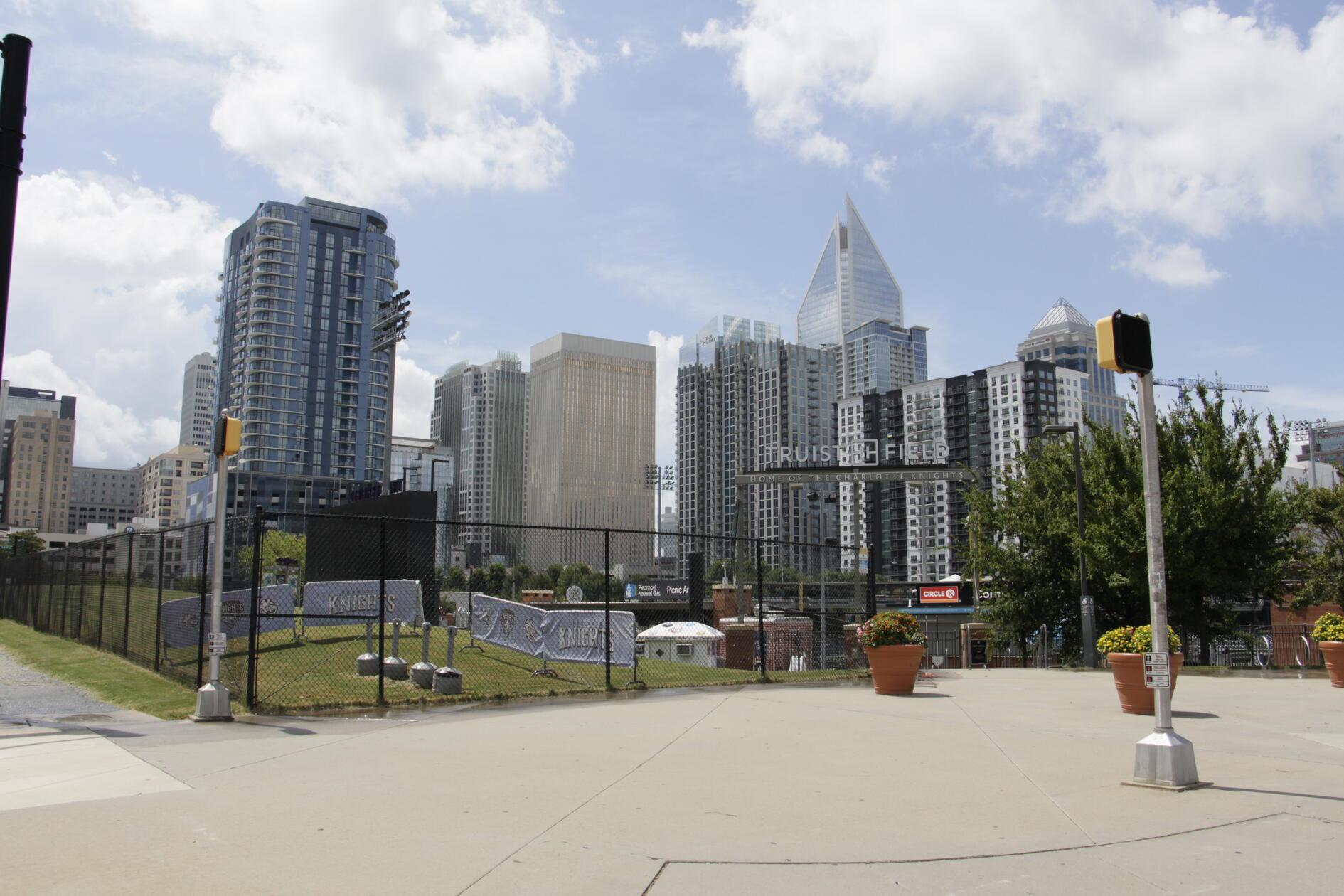 Charlotte ist nach New York die zweitgrößte Bankenstadt der USA. Die "Bank of America" hat hier ihren Hauptsitz. Doch die Metropole hat noch viel mehr zu bieten.