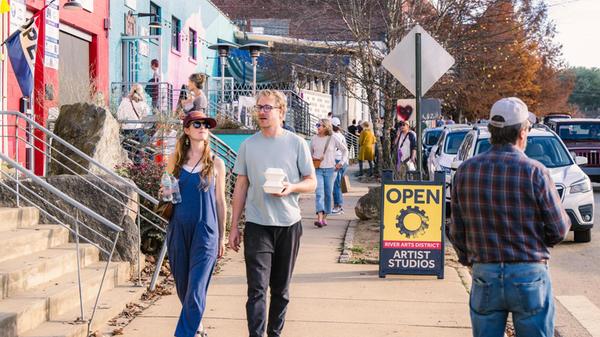 Streetstyle in Asheville: Die Stadt ist alternativ und hip. Zudem gibt es im "River Arts District" eine florierende Kunstszene.